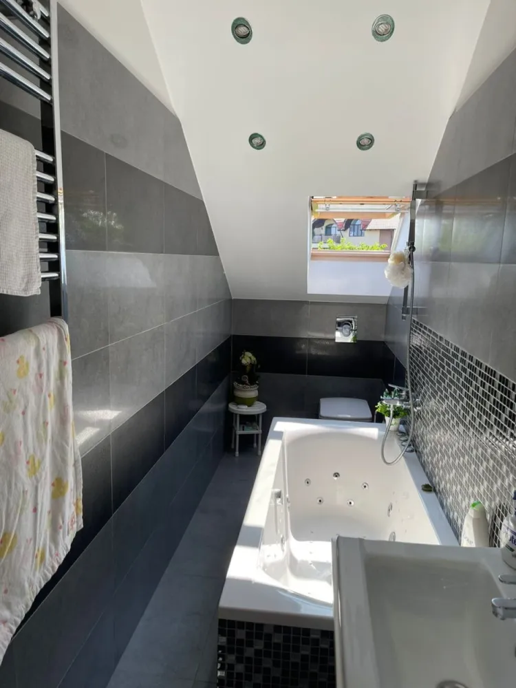 Brasadas vinde apartament cu 3 camere, NOU 116mp.