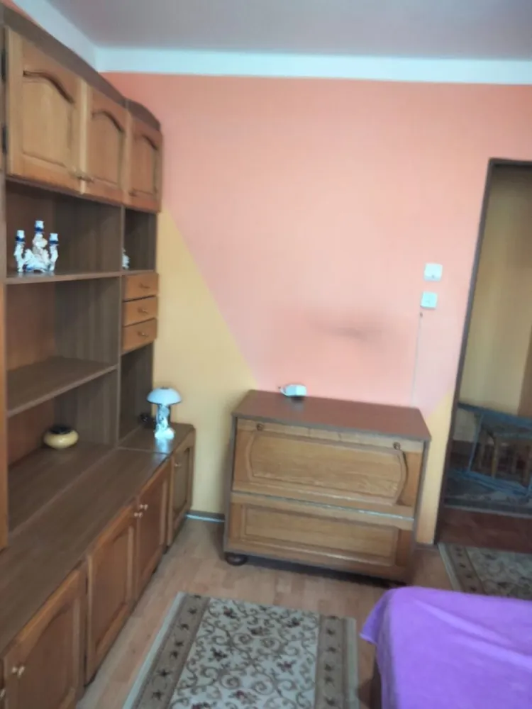 BRASADAS vinde apt. cu 2 camere la etajul 4 in Micro 17. - Agenția imobiliara BRASADAS vinde apartament cu 2 camere la etajul 4/4 in Micro 17. Apartamentul este renovat si se vinde mobilat si utilat. www.brasadas.com.