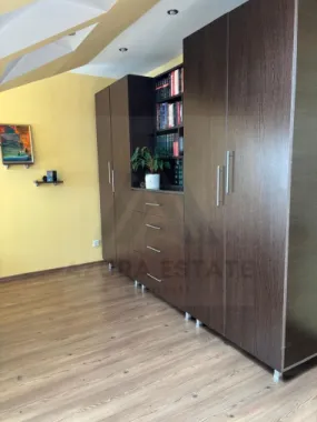Apartament 4 camere 76 mp utili zona Hipodrom 3 cu loc de parcare