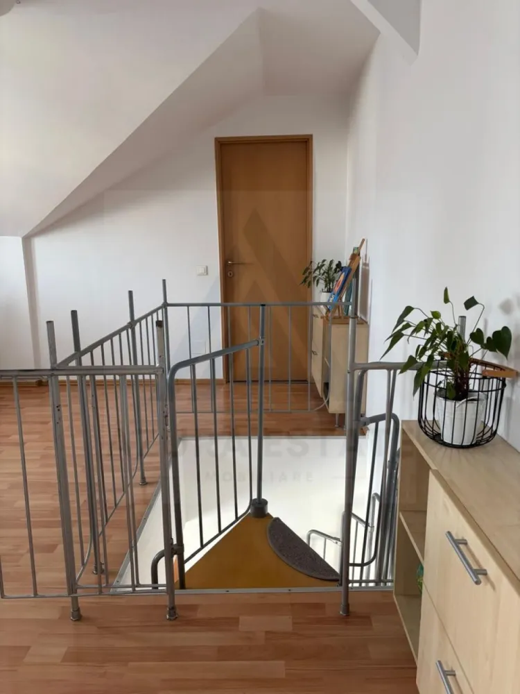 Apartament 4 camere 76 mp utili zona Hipodrom 3 cu loc de parcare