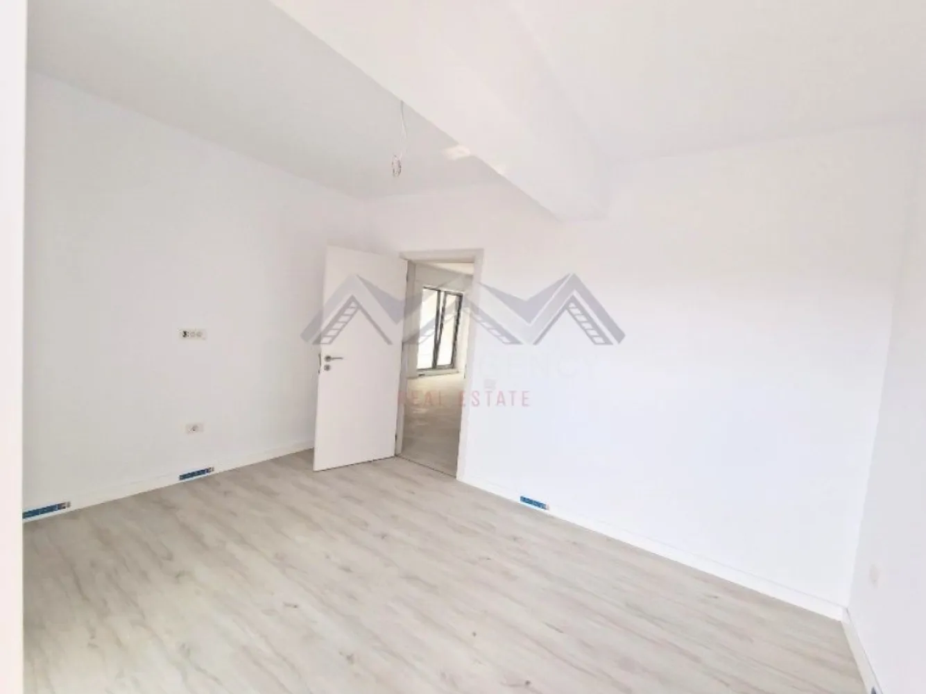 Apartament 3 camere Otopeni central | bloc nou, parcare, comision 0