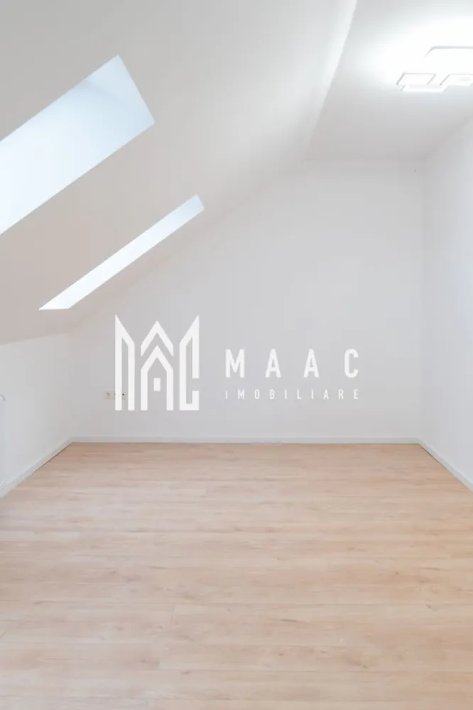 Apartament 3 Camere I 78 mp I 2 Niveluri I Etaj 3/3 I Parcare Inclusă - Apartament modern, tip duplex, situat la etajul 3/3 al unui imobil nou, finalizat în anul 2024, localizat într-o zonă liniștită și accesibilă, aproape de puncte de interes precum: centre comerciale, Kaufland, instituții de învățământ și stații pentru transport în comun.

Suprafață utilă: 78 mp
Loc de parcare: inclus în preț
Compartimentare practică pe două niveluri:

Nivel 1:
Living open space cu bucătărie
Dormitor
Baie complet utilată
Balcon

Nivel 2:
Dormitor matrimonial
Hol generos
A doua baie, complet mobilată și utilată
Dotări și finisaje:
Se predă la stadiu de cheie – finisaje moderne și de calitate
Aer condiționat montat pe ambele niveluri
Băi complet mobilate și echipate
Clădire nouă, construită în 2024
Loc de parcare inclus, ideal pentru confort și siguranță
Proprietatea este ideală pentru locuit sau ca investiție, datorită zonei și compartimentării eficiente.

Pentru detalii suplimentare, consultanță sau programarea unei vizionări, te rugăm să ne contactezi si sa specifici CP2743450.