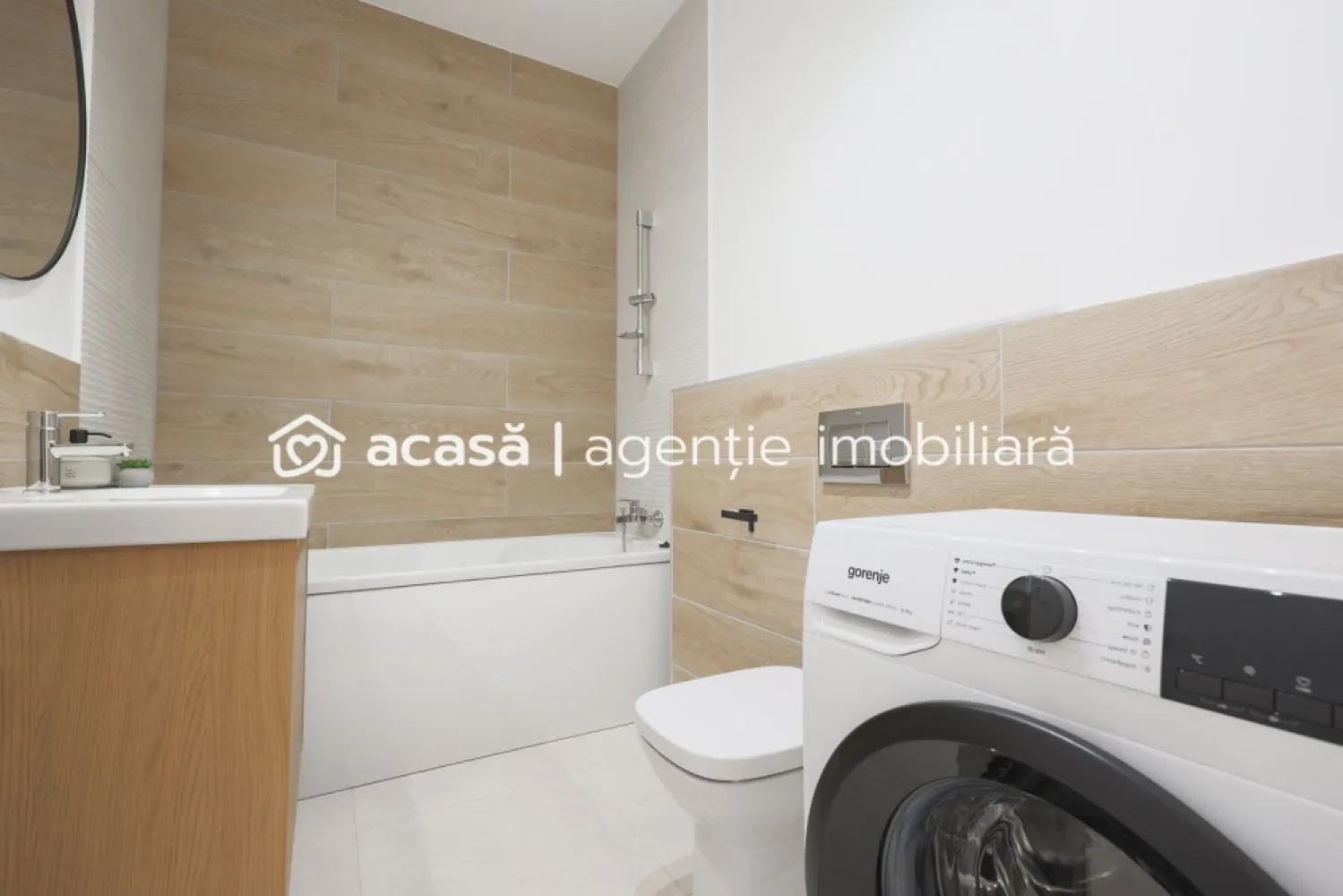 APARTAMENT NOU DE VANZARE – ARED LANGA AFI - direct de la dezvoltator - 📍 În cel mai nou bloc ARED din complexul ARED AFI, cu finalizare la 30.11.2026, îți prezentăm un apartament modern într-un complex securizat, cu 4 căi de acces și un parc privat de 1,6 hectare ce oferă: ✔ zone de relaxare ✔ locuri de joacă ✔ terenuri multisport ✔ pistă de alergat ✨ Detalii apartament: - Suprafață: 46 mp utili - Etaj: 1/6, bloc cu lift - Compartimentare: living open-space cu bucătăria, dormitor, baie, hol, balcon deschis - Loc de parcare inclus în preț 🏗️ Stadiu și preț: - Se vinde nefinisat (TVA nu este inclus) - Opțiune de finisare și mobilare contracost ✅ Avantaje: - Bloc nou, într-o zonă premium ARED - Acces rapid la facilități de sport și relaxare - Preț avantajos + loc de parcare inclus 📞 Detalii și vizionări: 0755 274 519 - Daniel Hord – Consultant ARED - Birou Centru Nu dispui de toată suma? Te ajutăm noi gratuit! Îți obținem oferte de la 16 bănci Ai o proprietate de vânzare în Arad și vrei să știi cât valorează cu adevărat? Sună-mă pentru o evaluare GRATUITĂ!