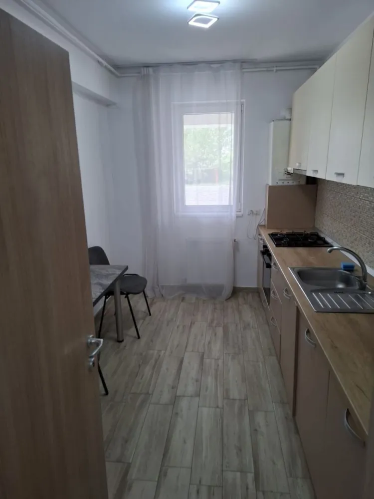 Ag BRASADAS închiriază ap 2 cam PARTER Metalurgiei PARCARE. - Agenția imobiliara BRASADAS închiriază apartament cu doua camere situat la PARTER. Blocul este NOU construit în 2023, situat în zona Metalurgiei Drumul Binelui. PARCAREA este inclusa în pretul chiriei. În apropiere Kaufland, Lidl, Jumbo, Auchan, Grand Arena, Parcul Tudor Arghezi și statii de autobuz. www.brasadas.com.