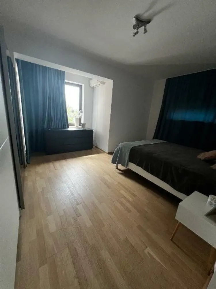 Apartament 4 camere de Lux