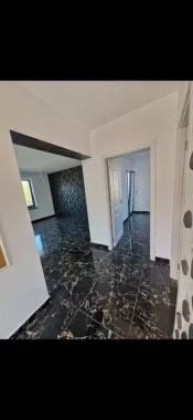 Ag BRASADAS vinde Casa P+1 in MIROSLAVA.