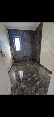 Ag BRASADAS vinde Casa P+1 in MIROSLAVA.