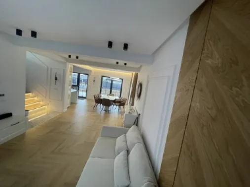 CASA MIROSLAVA -Asfalt , Notariat Miroslava. Beci