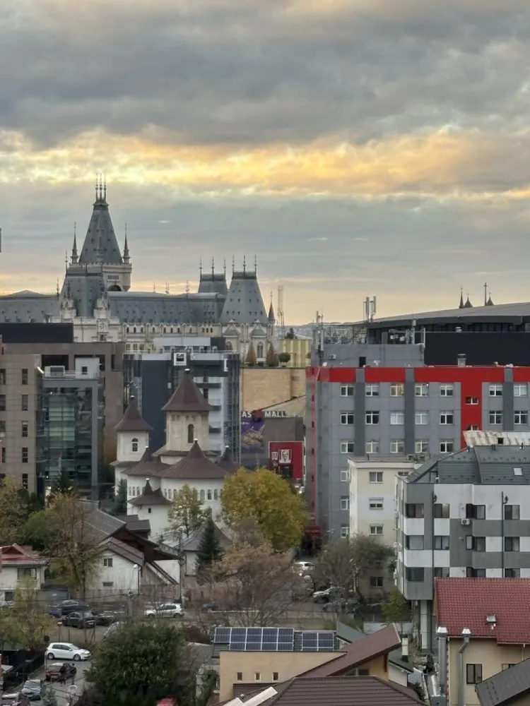 Apartament Nou cu 3 Camere - Lazar Residence - Palas Mall.