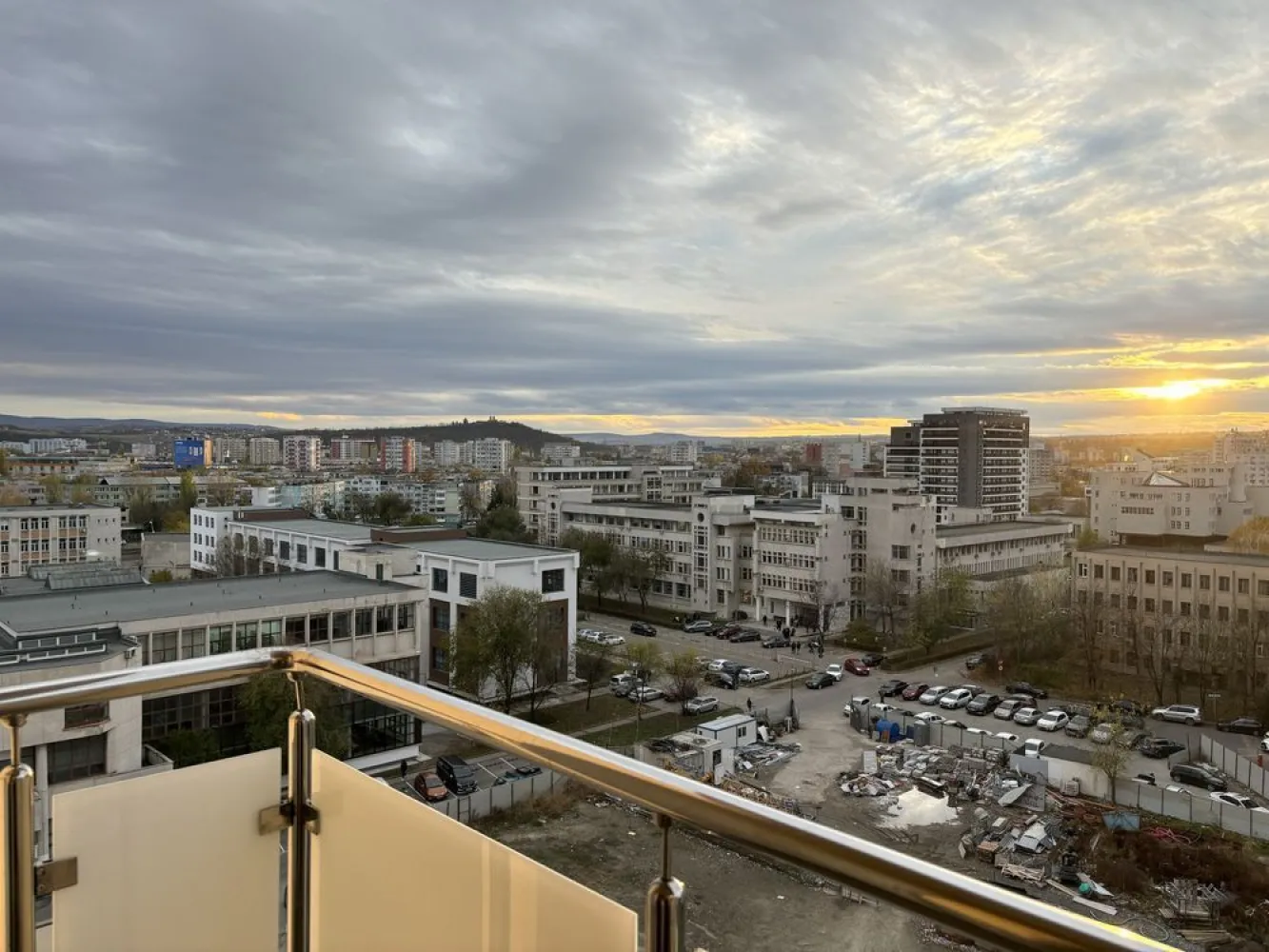Apartament Nou cu 3 Camere - Lazar Residence - Palas Mall.