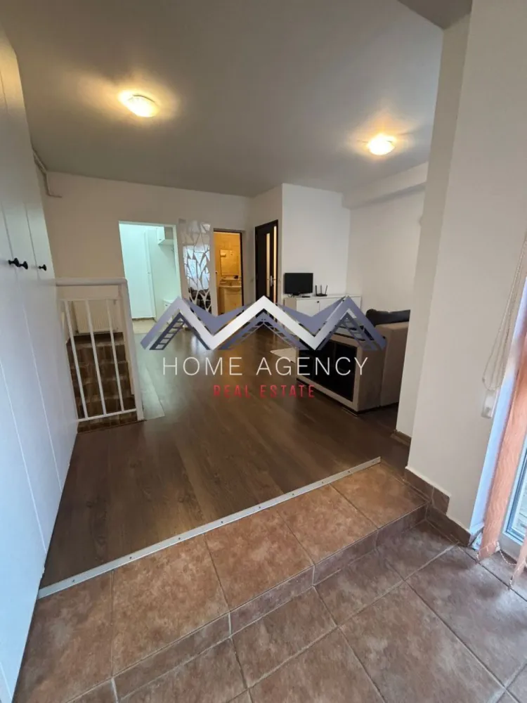 Apartament 2 camere cu grădină proprie 30 mp / Central - Vă propunem, spre închiriere, un apartament cu 2 camere, în suprafață utilă de 70 mp, și cu grădină proprie de 30 mp, situat într-o zonă liniștită a orașului Otopeni/ Primărie, cu acces facil către magazine, restaurante, săli de fitness, cabinete de înfrumusețare, farmacii, grădiniță și afterschool, Aeroport etc. Apartamentul se predă complet mobilat și utilat, este foarte luminos și foarte bine compartimentat, astfel: un living spațios, o bucătărie deschisă, complet mobilată si utilată, un dormitor, o baie, precum și o grădină proprie de 30 mp. Programează-te acum pentru o vizionare! Dacă aveți o proprietate de vânzare/închiriere sau sunteți interesați de o proprietate aflată în portofoliul agenției noastre, vă rugăm să ne contactați la numărul de telefon din anunț sau pe adresa de email contact@homeagency.ro