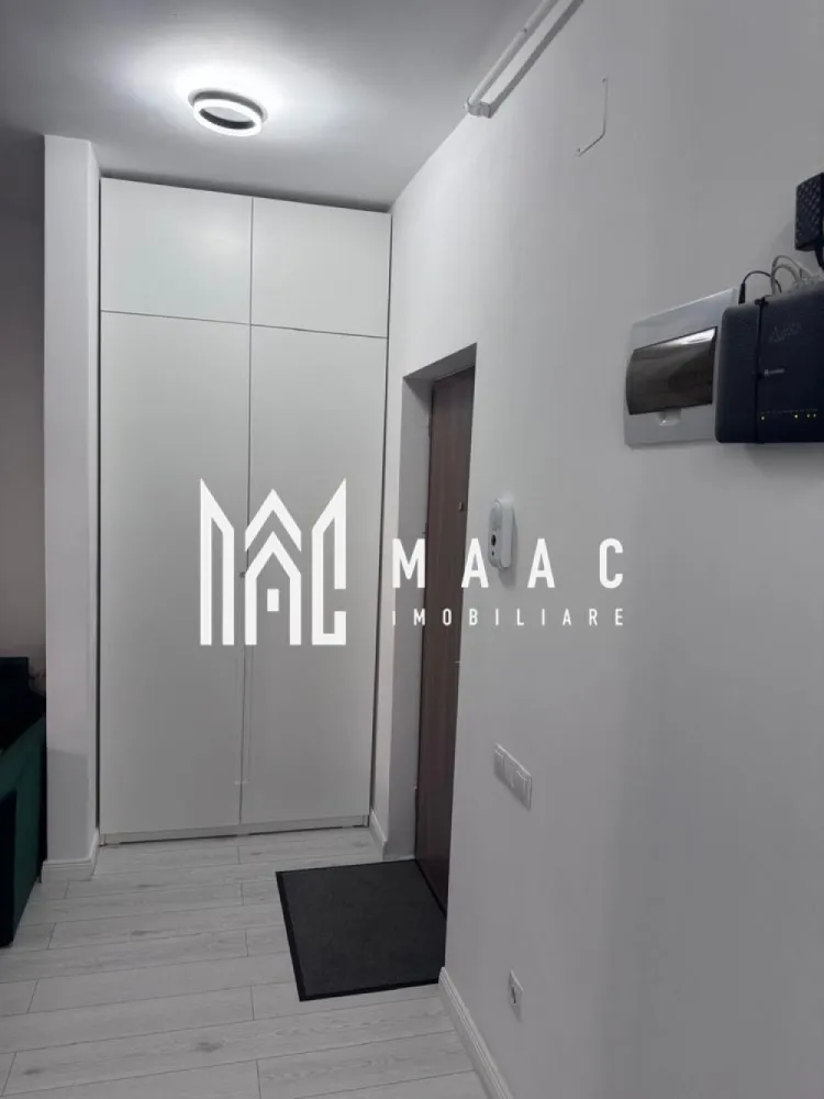Apartament 3 camere | 2 Locuri de Parcare | Complet Mobilat | Arhitectilor - MAAC Imobiliare vă propune spre vânzare un apartament de lux cu 3 camere, situat la parterul unui imobil cochet cu doar 3 etaje, într-o zonă liniștită în cartierul arhitecților. Detalii apartament: Suprafață utilă: 64 mp + balcon de 5 mp Compartimentare: living spațios, bucătărie separată cu ușă de sticlă, 2 dormitoare elegante, baie modernă Finisaje si dotări premium: încălzire în pardoseală, centrală termică Bosch, mobilier MDF vopsit la comandă, șemineu electric funcțional, obloane la toate geamurile Electrocasnice: TV QLED 165 cm, televizoare UHD suplimentare, mașină de spălat si uscător, mașină de spălat vase, plită, hotă, frigider și cuptor încorporate Avantaje: Apartament complet mobilat si utilat complet Două locuri de parcare incluse (cu blocatoare montate) Zonă aerisită cu multă verdeață Ideal pentru cei care își doresc un stil de viață exclusivist Pentru mai multe detalii sau pentru a programa o vizionare, vă rugăm să ne contactați. Specificați ID-ul CP2684245. }}