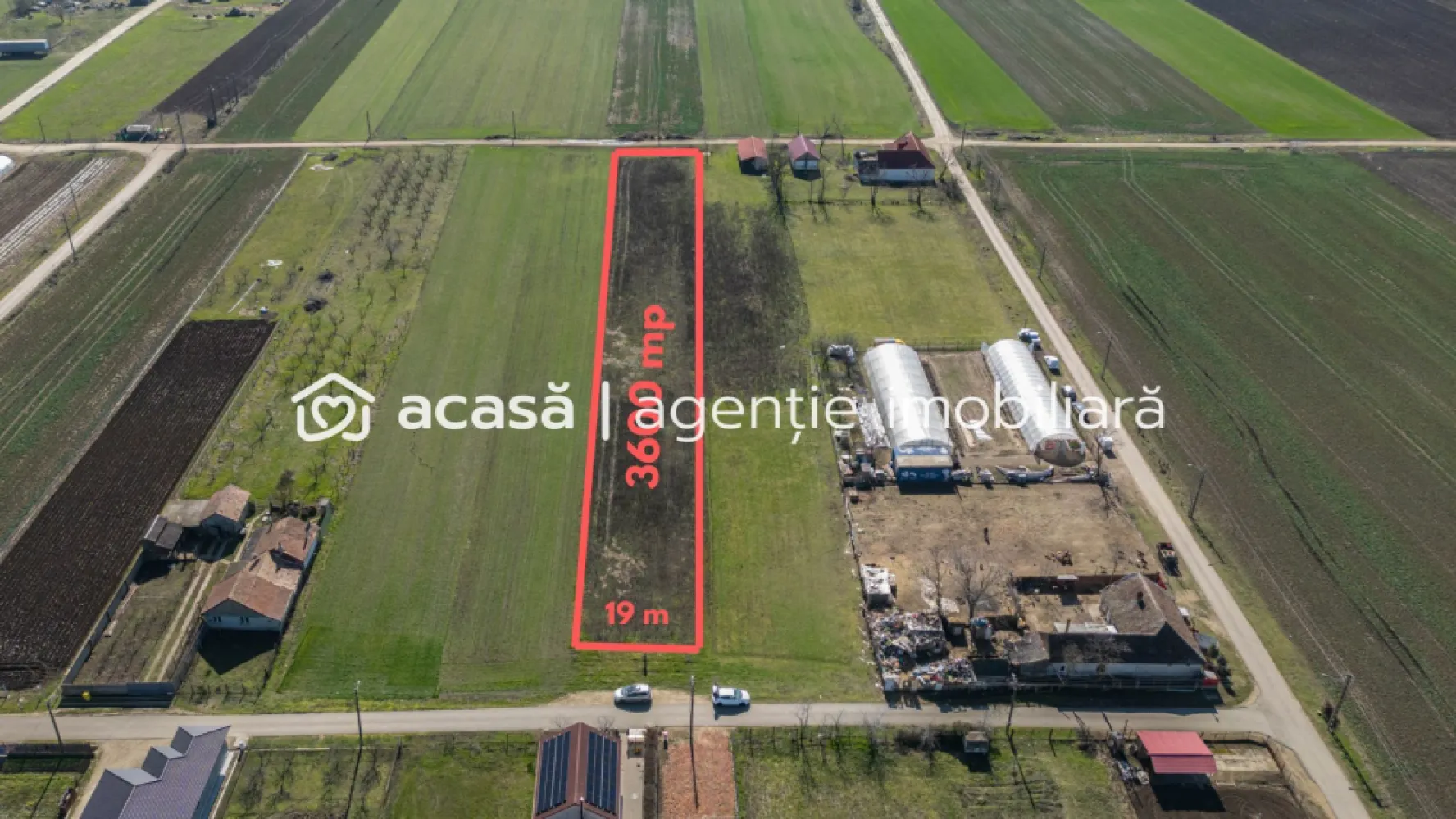 Teren 3.600 mp în Curtici, 2 fronturi stradale – La doar 20 km de Arad - Oportunitate rară de achiziție: teren de 3.600 mp situat în Curtici, la doar 20 km de Arad, cu 2 fronturi stradale de 19 m, ideal atât pentru locuință, cât și pentru diverse proiecte investiționale.

✅ Posibilități de utilizare:
Construcția unei case spațioase sau a unui ansamblu de case
Parcelare pentru vânzare ulterioară sau dezvoltare imobiliară
Mică hală/depozit sau spațiu comercial
Pensiune, agroturism sau proiecte turistice
Activități agricole, livadă sau fermă de familie

💰 Preț foarte avantajos: 14 €/mp – 50.000 € pentru întreaga suprafață

📞 Lucian Marc – Consultant Imobiliar Acasa Arad
0746 093 329
🏢 Birou: ACASA | Agenție Imobiliară Arad, Bulevardul Decebal 2, Arad 310133

💡 Nu dispui de toată suma? Te ajutăm gratuit să obții oferte de la 16 bănci.
💡 Ai o proprietate de vânzare în Arad? Sună-mă pentru evaluare gratuită, fără obligații.

📍 Zona oferă liniște, aer curat și acces rapid către Arad, fiind perfectă pentru locuire sau investiție.