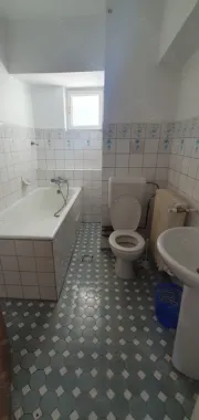 Ag BRASADAS închiriază 4 cam 100mp etaj 6/8, Pta Unirii.