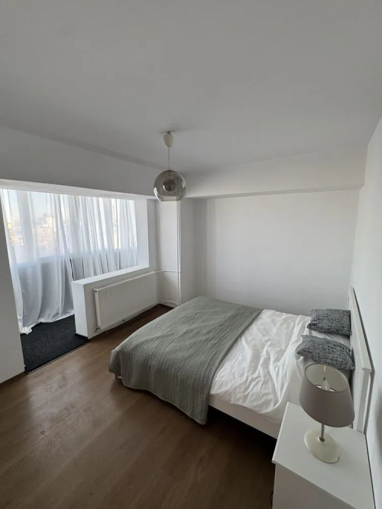 Inchiriez apartament 2 camere Piata Victoriei - Apartament 2 camere, complet mobilat si utilat, situat pe Sos. N. Titulescu, in imediata apropiere a Pietei Victoriei, nu beneficiaza de loc de parcare.