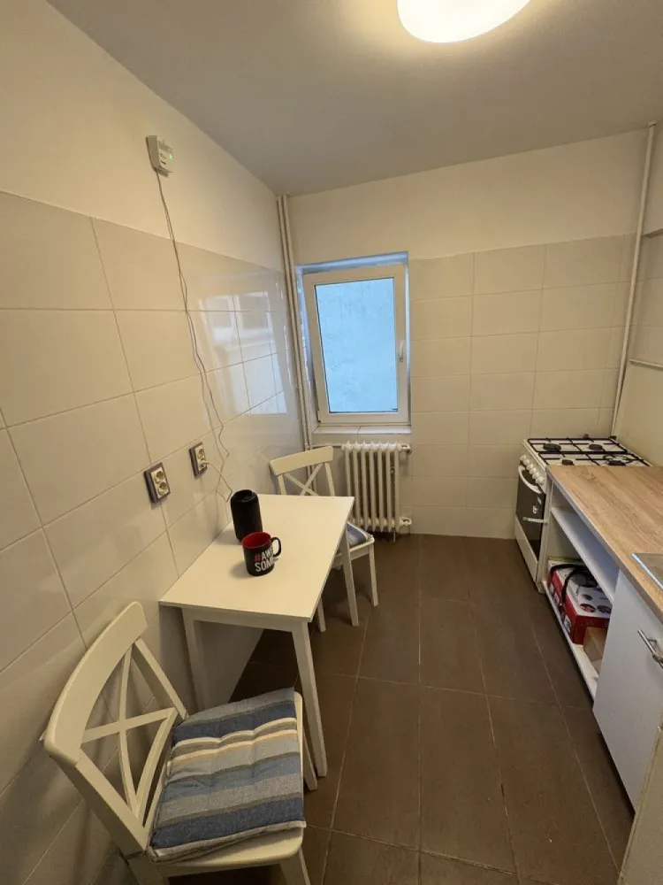 Inchiriez apartament 2 camere Piata Victoriei