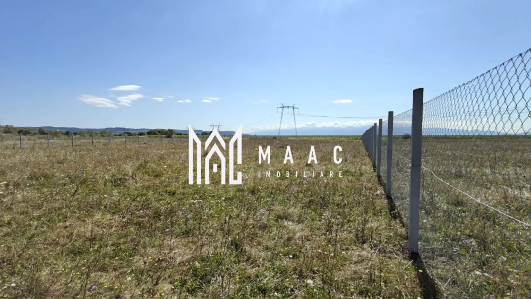 Investiție I Teren Extravilan I 4200 mp I Împrejmuit I Sibiu - MAAC Imobiliare propune spre vânzare o parcelă de teren extravilan, la marginea municipiului Sibiu — o locație accesibilă, aflată în proximitatea centurii orașului, cu acces auto. Caracteristici tehnice Suprafață totală: 4.200 mp Dimensiuni: 125 m x 34 m Categorie: extravilan agricol Topografie: teren plan, fără înclinație Împrejmuire completă: stâlpi de beton, plasă împletită, 2 porți de acces Utilizare și context Acces auto direct din Calea Șurii Mici În granița parcelei este amenajată o grădină de vacanță, cu rulotă și spațiu de relaxare. Zonă liniștită, cu potențial pentru activități recreative, agricultură sau investiție pe termen lung Terenurile extravilane bine poziționate, cu acces auto și împrejmuire completă, sunt tot mai rare în zona Sibiu. Această parcelă oferă spațiu generos și flexibilitate pentru proiecte personale sau de weekend. Contactează-ne pentru detalii și vizionare, specificând ID CP2684505. }}