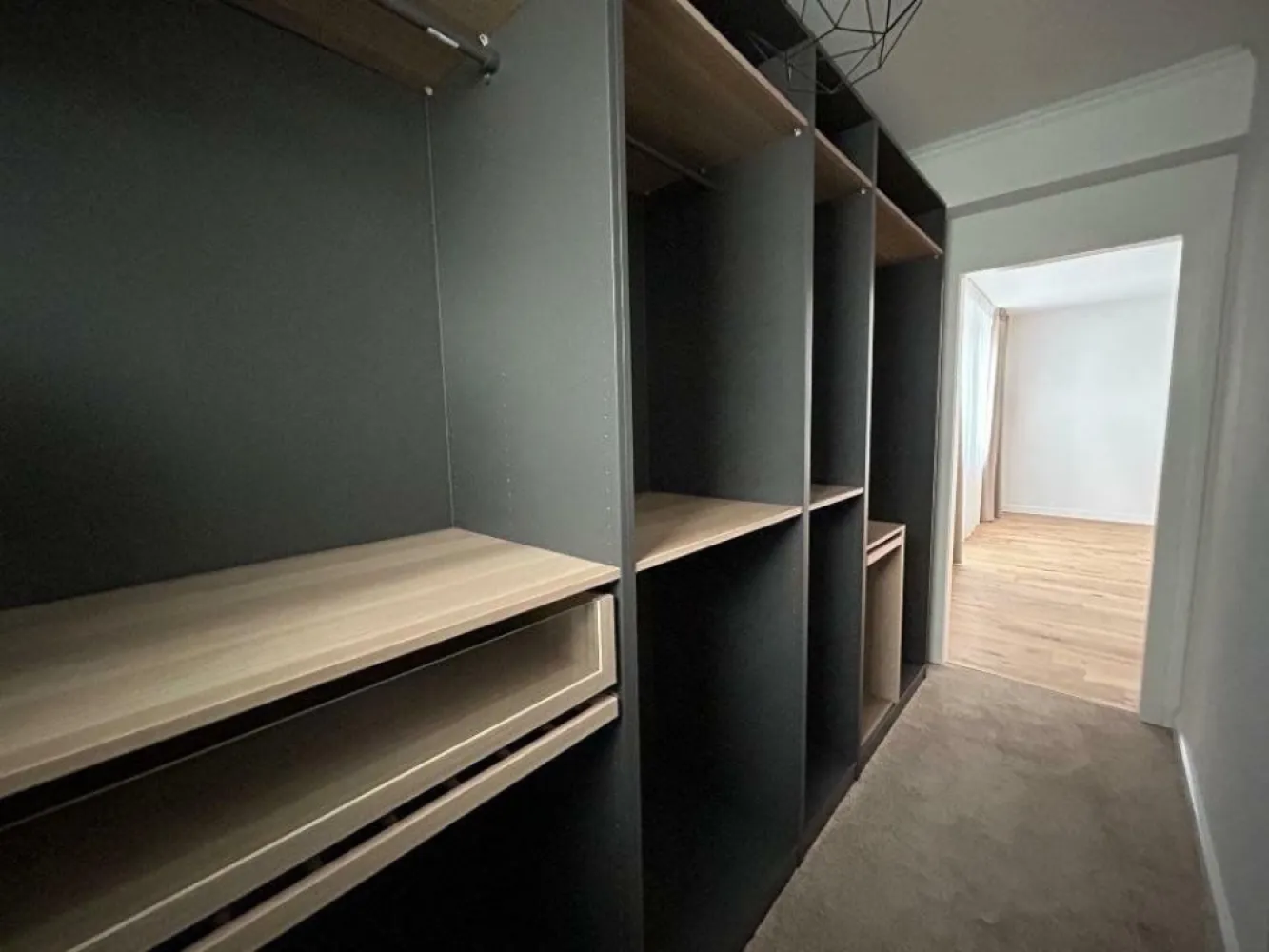 BRASADAS închiriază Vila Lux 4 Cam Aviatiei-Cart. H. Coanda.