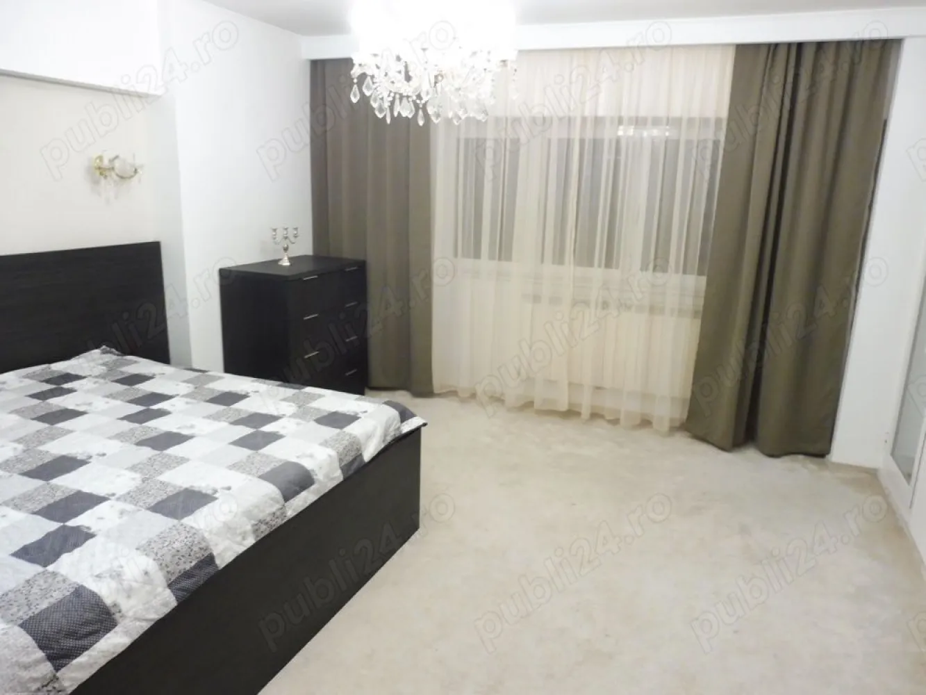 Proprietar - inchiriez ap 4 cam - Romana Dorobanti - Ap 4 camere, .str. Ernest Brosteanu 23 - DISPONIBIL DIN 1 IANUARIE 2025. Mobilat, 3 dormitoare, 4 balcoane, living spatios, bucatarie inchisa (utilata cu aragaz, cuptor, masina de spalat vase, frigider), baie cu dus si cada, wc de serviciu, dresing. Centrala de bloc, fara probleme cu apa calda sau caldura, bloc din 1998, monitorizat video. Etajul 1 4. Tel Fara animale de companie. Chirie 1300 Euro, 1 luna + 1 luna.
