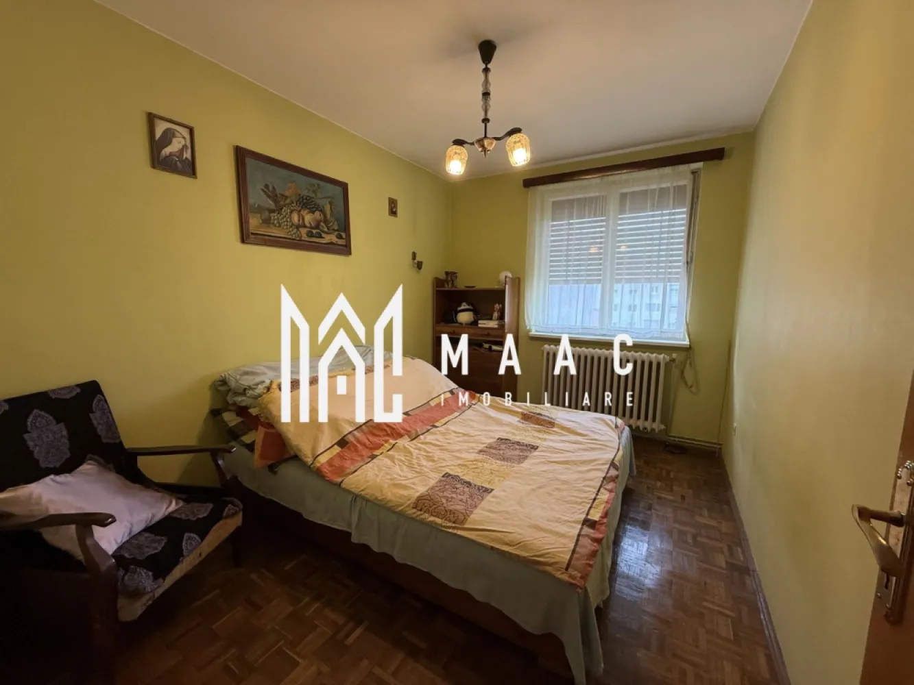 Apartament 3 Camere | Balcon | 60 MPU | Decomandat | Strand - MAAC Imobiliare va prezinta un apartament cu 3 camere situat la etajul 4/4 in zona Strand. Caracteristici: Suprafață utilă: 60 mp Etaj 4 din 4, bloc cu acoperiș 3 camere decomandate Balcon cu acces din living Avantaje și facilități: Acces rapid la toate facilitățile necesare: școli, dispensar, parc, magazine, mijloace de transport Pentru mai multe detalii precizati telefonic ca ati vazut anuntul cu ID: CP2673816 }}