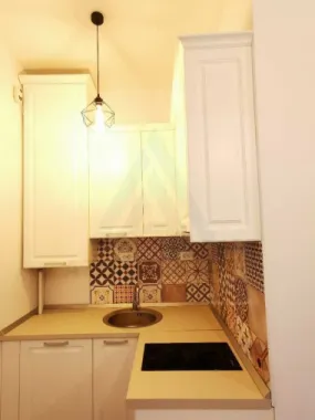 Studio modern 55 mp utili etaj 1 baie cu fereastra in zona Centrala