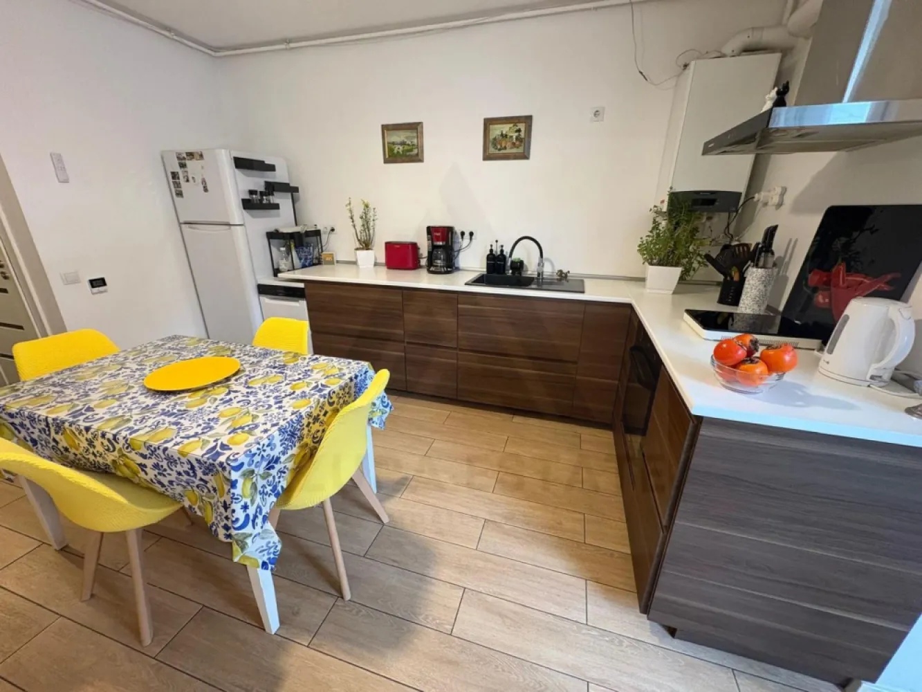Apartament modern 3 camere 83 mp utili 2 băi parcare zona Șelimbăr