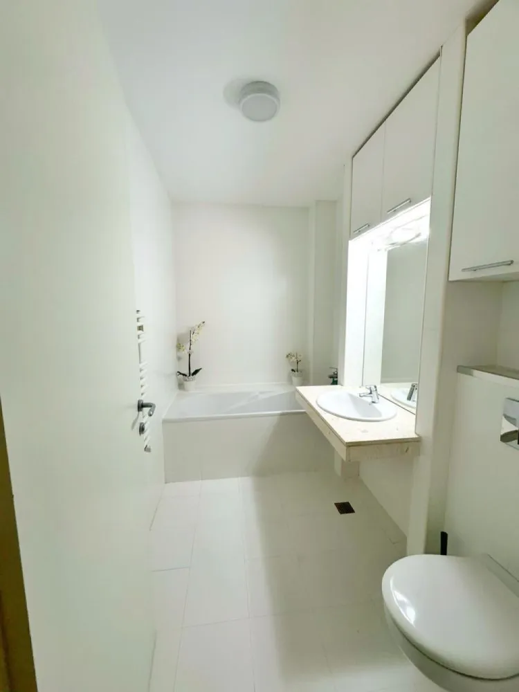 BRASADAS închiriază ap 2 cam etaj 2 50mp UNIRII tip Studio.