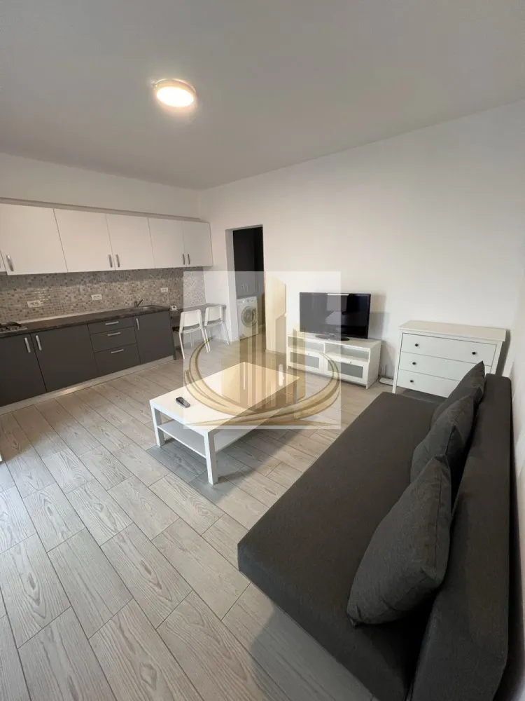 Grand Mobilis Imobiliare -Ap 2 camere de închiriat Giroc - 🌿 Apartament superb 2 camere | Giroc | Bloc nou | Etaj 1 | Liniște & confort

💰 Preț: 365 €/lună + garanție
📍 Zonă: Giroc – locație liniștită, ideală pentru relaxare
🕒 Disponibilitate: imediat 

Descoperă confortul unui apartament modern cu 2 camere, situat la etajul 1 într-un bloc nou din Giroc. Proprietatea se află într-o zonă calmă și aerisită, perfectă pentru cei care își doresc liniște, dar și acces rapid către oraș.

Stația de autobuz este la doar 3 minute de mers pe jos, oferind conexiuni rapide către punctele de interes.

⸻

✨ Dotări & beneficii:

* Centrală proprie – control total asupra confortului termic 🔥
* Complet mobilat și utilat
* Televizor
* Mașină de spălat rufe
* Frigider
* Aragaz
* Spațiu bine compartimentat, luminos și primitor

⸻

🌟 Avantaje:

* Bloc nou
* Etaj 1 – acces facil
* Zonă liniștită, fără trafic intens
* Ideal pentru o persoană sau un cuplu

⸻

📞 Sună acum pentru mai multe detalii sau pentru a programa o vizionare!
ID intern CP3064166