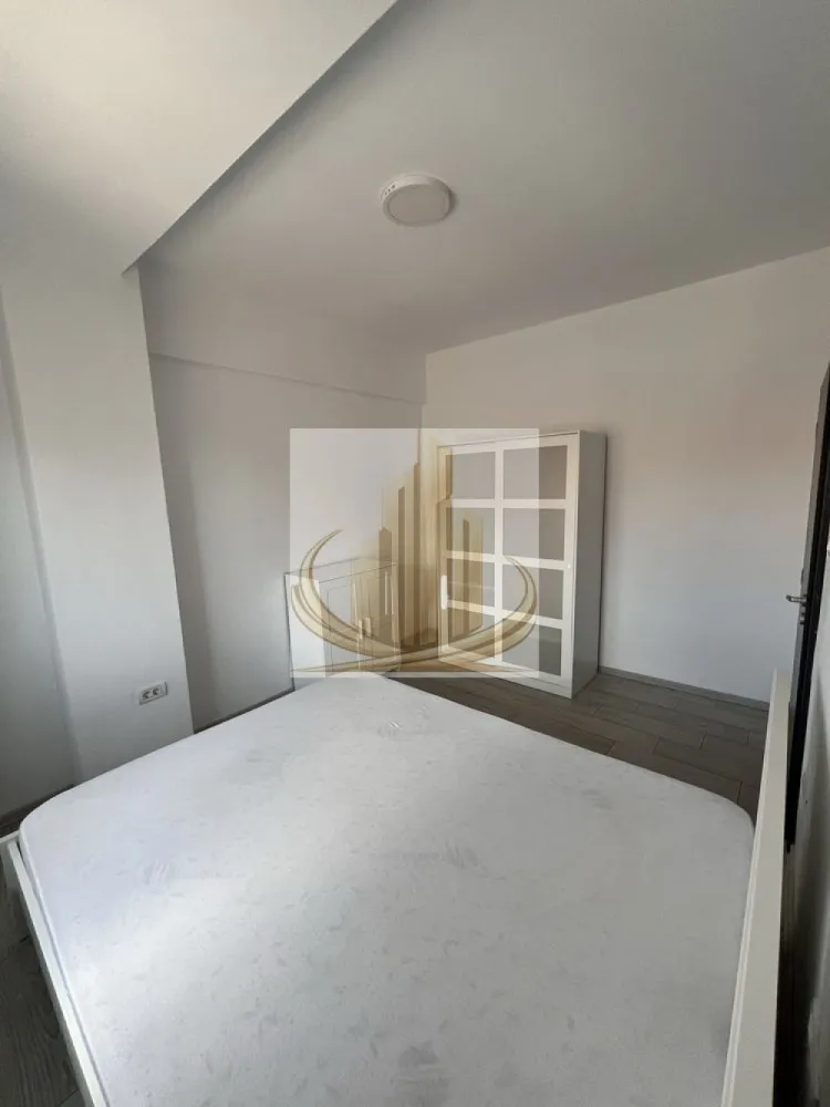 Grand Mobilis Imobiliare -Ap 2 camere de închiriat Giroc - 🌿 Apartament superb 2 camere | Giroc | Bloc nou | Etaj 1 | Liniște & confort

💰 Preț: 365 €/lună + garanție
📍 Zonă: Giroc – locație liniștită, ideală pentru relaxare
🕒 Disponibilitate: imediat 

Descoperă confortul unui apartament modern cu 2 camere, situat la etajul 1 într-un bloc nou din Giroc. Proprietatea se află într-o zonă calmă și aerisită, perfectă pentru cei care își doresc liniște, dar și acces rapid către oraș.

Stația de autobuz este la doar 3 minute de mers pe jos, oferind conexiuni rapide către punctele de interes.

⸻

✨ Dotări & beneficii:

* Centrală proprie – control total asupra confortului termic 🔥
* Complet mobilat și utilat
* Televizor
* Mașină de spălat rufe
* Frigider
* Aragaz
* Spațiu bine compartimentat, luminos și primitor

⸻

🌟 Avantaje:

* Bloc nou
* Etaj 1 – acces facil
* Zonă liniștită, fără trafic intens
* Ideal pentru o persoană sau un cuplu

⸻

📞 Sună acum pentru mai multe detalii sau pentru a programa o vizionare!
ID intern CP3064166