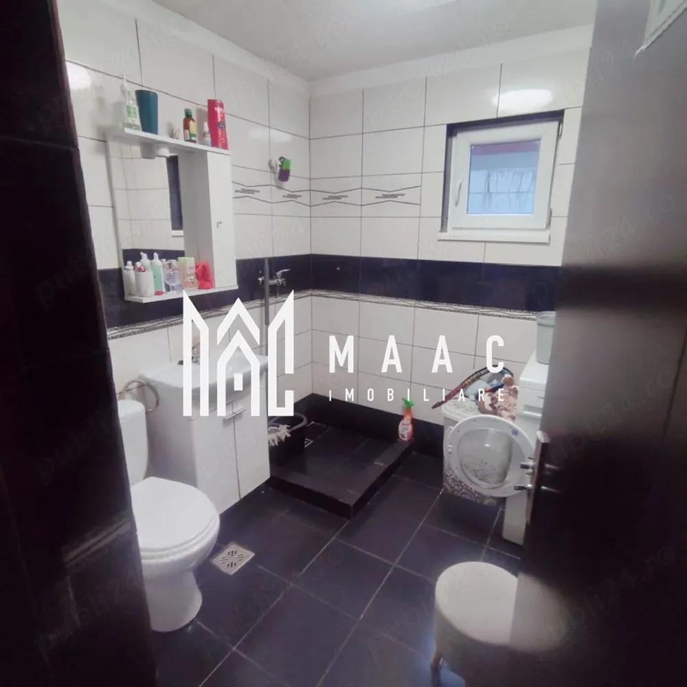 Casa 4 Camere I PET FRIENDLY I Curte I Terasa I Sura Mare - Se oferă spre închiriere casă spațioasă, situată în Șura Mare, cu o suprafață utilă de aproximativ 118 mp, potrivită atât pentru locuință familială, cât și pentru închiriere către firme pentru cazarea angajaților.

Compartimentare:
4 camere
3 băi
Bucătărie
Cămară
Mansardă cu aer condiționat
Terasă mare acoperită

Dotări și beneficii:
Centrală termică proprie
Aer condiționat la mansardă
Curte proprie
Parcare în fața casei
Spații generoase, bine compartimentate
Disponibilă pentru mutare imediată

Avantaje:
Ideală pentru familie numeroasă
Potrivită pentru contracte cu firme / cazare muncitori
Zonă liniștită, cu acces facil către Sibiu
Curte și terasă pentru confort suplimentar
Flexibilitate în utilizare rezidențială sau comercială
Se accepta animale de companie.
Se inchiriaza pe termen lun di se percepe o luna chirie drept garantie.

O proprietate versatilă, bine organizată și pregătită pentru închiriere imediată, oferind spațiu, confort și multiple posibilități de utilizare.

Pentru informati si vizionari: CP3064103