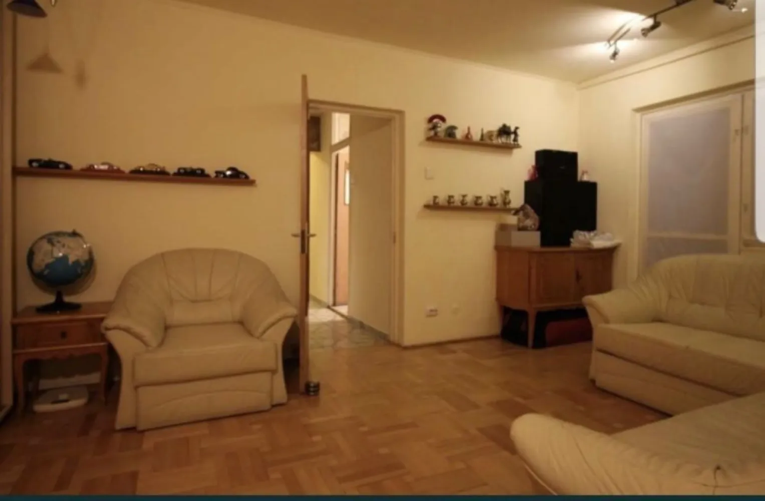 Ag BRASADAS vinde ap 4 cam Et 9/9 Crangasi - Agenția BRASADAS vinde apartament cu apartament cu patru camere în cartierul Crangasi la etajul 9/9.