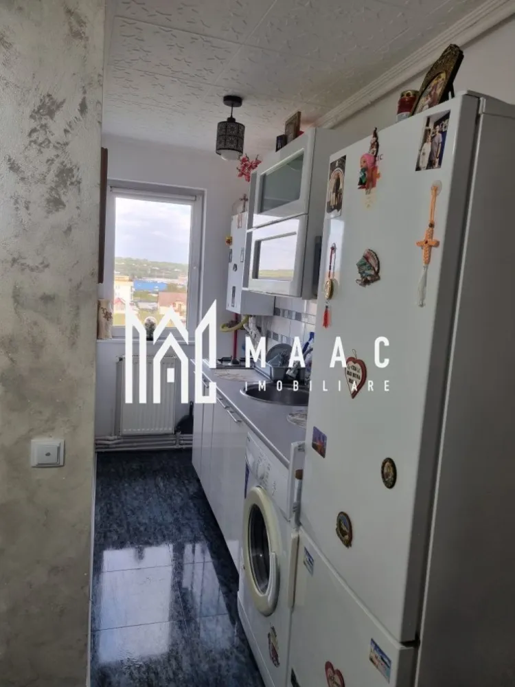 Apartament 2 Camere I Modern I Decomandat I Stefan cel Mare - Se oferă spre vânzare apartament tip mansardă, dispus pe 2 nivele, situat în zona Ștefan cel Mare – o zonă aflată în continuă dezvoltare, cu acces rapid către numeroase facilități urbane.

Locuința reprezintă o opțiune excelentă atât pentru locuit, cât și pentru investiție, fiind disponibilă complet mobilată și utilată.

Suprafață:
45 mp utili

Compartimentare:
Nivel 1:
Hol de acces
Bucătărie
Cameră de zi
Baie cu cadă

Nivel 2:
Dormitor spațios, dispus pe întreaga lățime a apartamentului

Dotări:
Complet mobilat și utilat
Centrală termică nouă
Bloc izolat termic
Toate utilitățile disponibile
Bunuri și finisaje în stare bună

Avantaje:
Se poate achiziționa atât cash, cât și prin credit ipotecar sau alte forme de finanțare
Zonă în plină dezvoltare
Acces rapid către stație Tursib, autostradă, farmacii, bancomate
Aproximativ 5 minute până la mall
În apropiere de grădinițe și alte puncte de interes

O proprietate practică, bine poziționată și pregătită pentru mutare imediată, ideală pentru cei care caută accesibilitate, confort și potențial investițional.

Pentru informati si vizionari: CP3064189