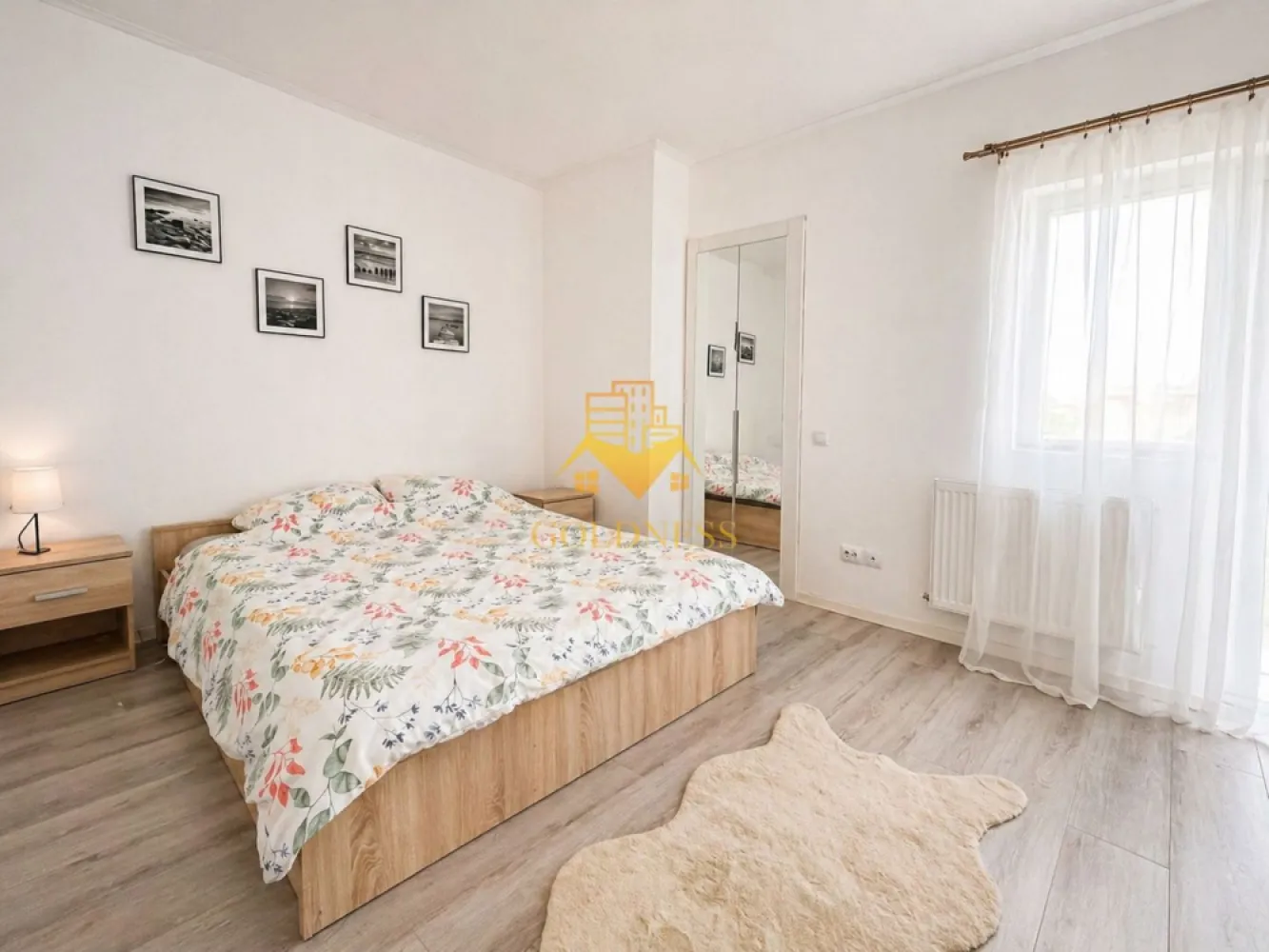 2 camere open space, Modern, Parcare, Zorilor, Zona Golden Tulip - GOLDNESS Imobiliare vă propune spre închiriere un apartament cu  2 camere complet mobilat și utilat, la etajul 3, în Cartierul Zorilor. Deține loc de parcare subteran. Se află în apropierea stațiilor de transport în comun, magazine, restaurante, spații verzi, farmacii, etc.   Apartamentul este compartimentat astfel:  - dormitor cu pat matrimonial, dressing separat, noptiere  - living cu bucatarie open space complet utilată și mobilată, canapea extensibilă, loc de servit masa   - baie cu cabină de duș, calorifer port prosop și dulap pentru depozitare.  - două balcoane. Imobilul este dotat cu toate cele necesare- centrală proprie, frigider, aragaz, hotă, mașină de spălat haine,   etc.  Dacă sunteți interesați de acest apartament și doriți să îl vizionați, dar și pentru alte oferte nu ezitați să ne contactați telefonic sau prin e-mail. Vă stăm la dispoziție! Pentru intermediere se percepe un comision de 50% din prețul chiriei!