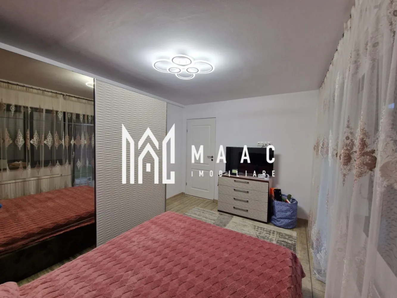 Black Friday | Apartament 3 camere | 72 MPU | 2 Bai | Curte Proprie