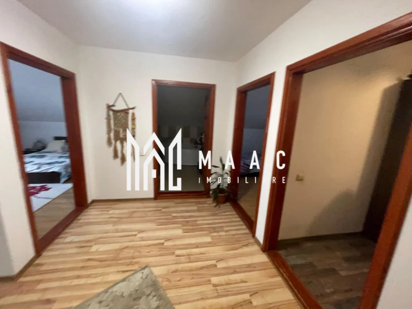 Casă individuală | 4 dormitoare | Garaj | 250 mp teren | Șelimbăr