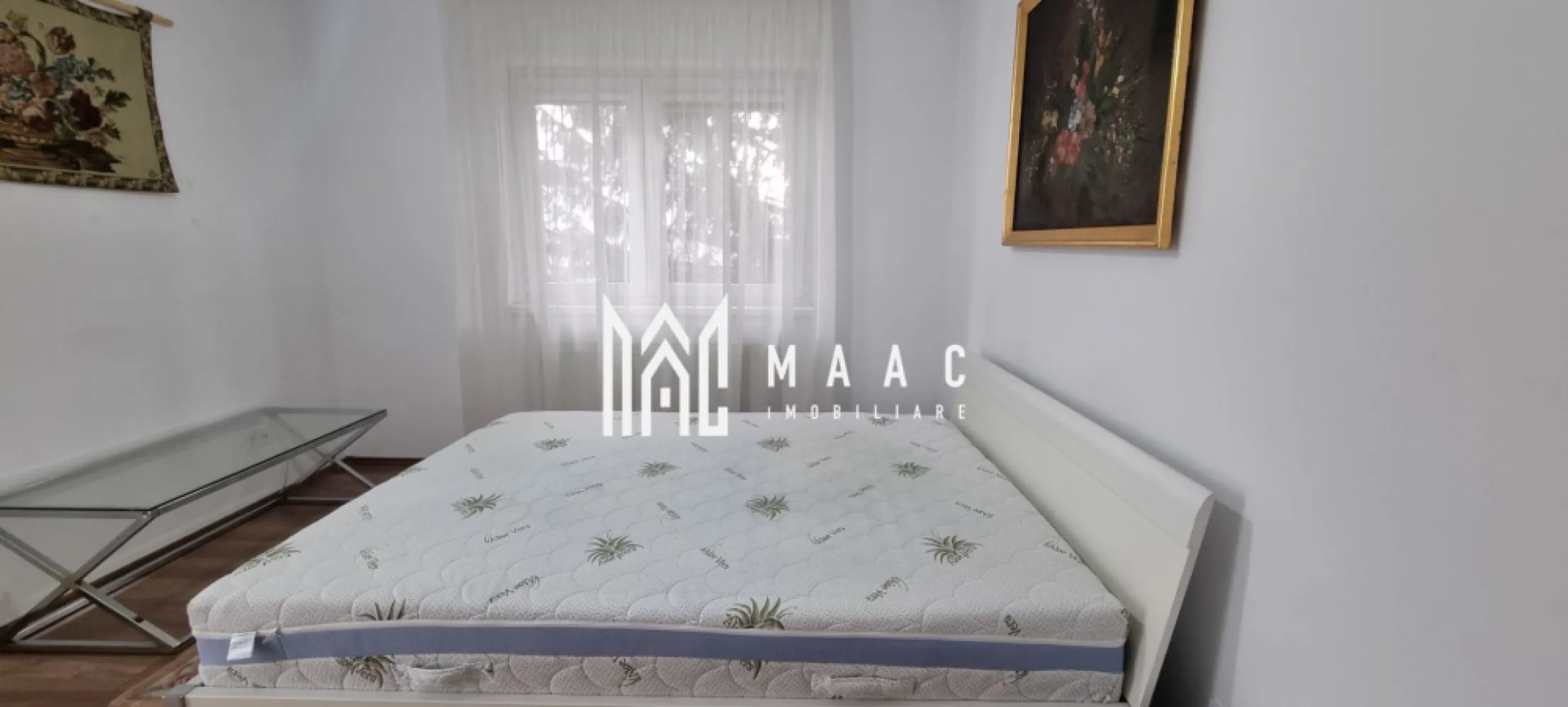 Apartament 2 camere I 76mpu I Etajul 1 I Sub Arini - MAAC Imobiliare vă propune pentru închiriere un apartament deosebit, situat în proximitatea parcului Sub Arini, una dintre cele mai apreciate zone din Sibiu. Acest apartament se află la etajul 1 al unei vile recent construite, beneficiind de parcare privată. Construcția este amplasată în interiorul terenului, oferind astfel un spațiu privat și liniște deplină. Caracteristici principale: - Suprafață generoasă: 76 mpu, inteligent compartimentată. - Hol de acces, cu spațiu pentru depozitare. - Bucătărie închisă, complet echipată. - Baie, cu geam pentru aerisire. - Living spațios. - Dormitor generos. Apartamentul se închiriază complet mobilat și utilat. Dotări moderne, confort sporit. Ideal pentru cei care caută o locuință complet utilată, într-o zonă privată. Condiții de închiriere: - Închiriere pe termen lung. - La semnarea contractului, se achită chiria in avans și o lună garanție. - Nu se acceptă animale de companie. Parcul Sub Arini este ideal pentru plimbări cu bicicleta sau role și diverse jocuri de agrement. În imediata sa apropiere se află stadionul municipal Sibiu, terenuri de tenis și bazinul de înot Olimpia. Pentru mai multe informații, precizați că ați văzut anunțul cu ID: CP2319669