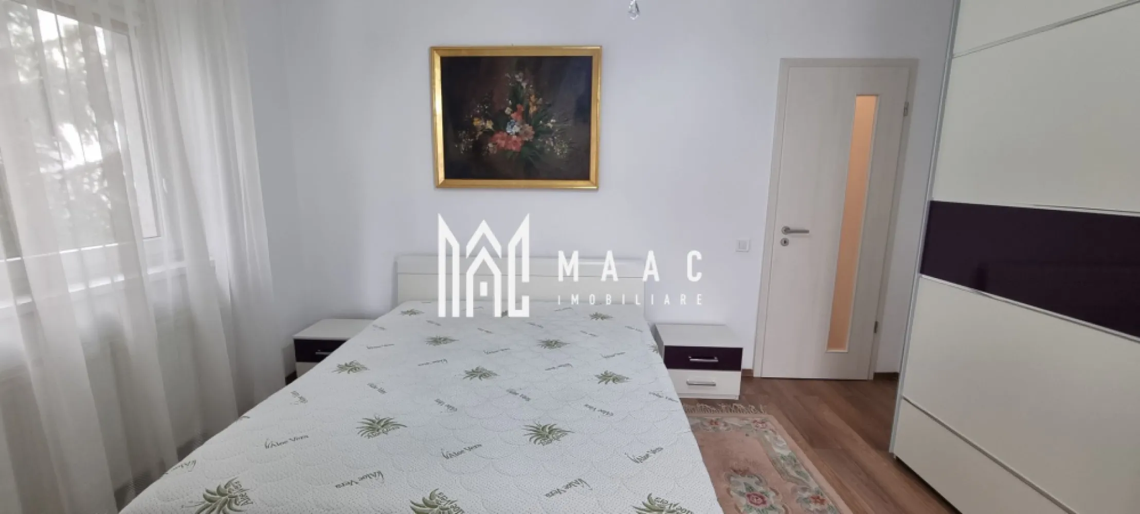 Apartament 2 camere I 76mpu I Etajul 1 I Sub Arini - MAAC Imobiliare vă propune pentru închiriere un apartament deosebit, situat în proximitatea parcului Sub Arini, una dintre cele mai apreciate zone din Sibiu. Acest apartament se află la etajul 1 al unei vile recent construite, beneficiind de parcare privată. Construcția este amplasată în interiorul terenului, oferind astfel un spațiu privat și liniște deplină. Caracteristici principale: - Suprafață generoasă: 76 mpu, inteligent compartimentată. - Hol de acces, cu spațiu pentru depozitare. - Bucătărie închisă, complet echipată. - Baie, cu geam pentru aerisire. - Living spațios. - Dormitor generos. Apartamentul se închiriază complet mobilat și utilat. Dotări moderne, confort sporit. Ideal pentru cei care caută o locuință complet utilată, într-o zonă privată. Condiții de închiriere: - Închiriere pe termen lung. - La semnarea contractului, se achită chiria in avans și o lună garanție. - Nu se acceptă animale de companie. Parcul Sub Arini este ideal pentru plimbări cu bicicleta sau role și diverse jocuri de agrement. În imediata sa apropiere se află stadionul municipal Sibiu, terenuri de tenis și bazinul de înot Olimpia. Pentru mai multe informații, precizați că ați văzut anunțul cu ID: CP2319669