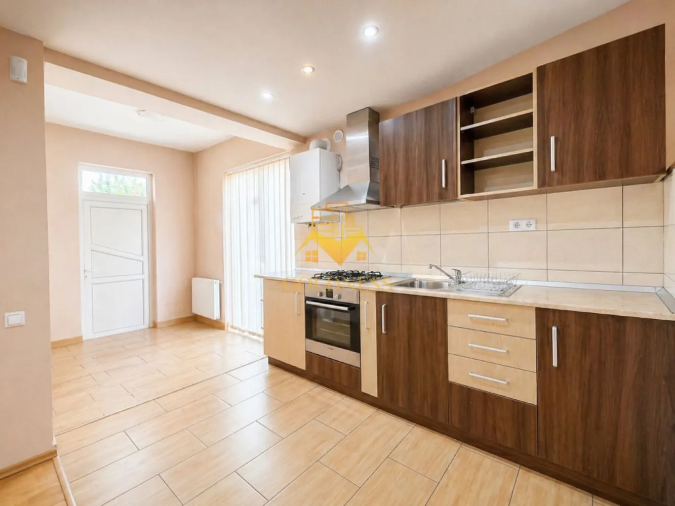 3 camere open space, Parcare, Cartierul Borhanci, Pet Friendly, Curte - GOLDNESS Imobiliare vă propune spre închiriere un apartament cu 3 camere complet mobilat și utilat, la parter într-un imobil de P+ 1, în Cartierul Borhanci. Dispune de 2 locuri de parcare! Se află în apropierea stațiilor de transport în comun, magazine, restaurante, spații verzi, farmacii, etc. Apartamentul este compartimentat astfel: - dormitor cu pat matrimonial, dressing, noptiere - dormitor cu spatiu pentru depozitare, birou - living cu bucatarie open space complet utilată și mobilată, canapea extensibilă, loc de servit masa - baie cu cada, calorifer port prosop și dulap pentru depozitare. - cameră tehnică - terasă Imobilul este dotat cu toate cele necesare- centrală proprie, frigider, aragaz, hotă, mașină de spălat haine, etc. Dacă sunteți interesați de acest apartament și doriți să îl vizionați, dar și pentru alte oferte nu ezitați să ne contactați telefonic sau prin e-mail. Vă stăm la dispoziție! Pentru intermediere se percepe un comision de 50% din prețul chiriei!