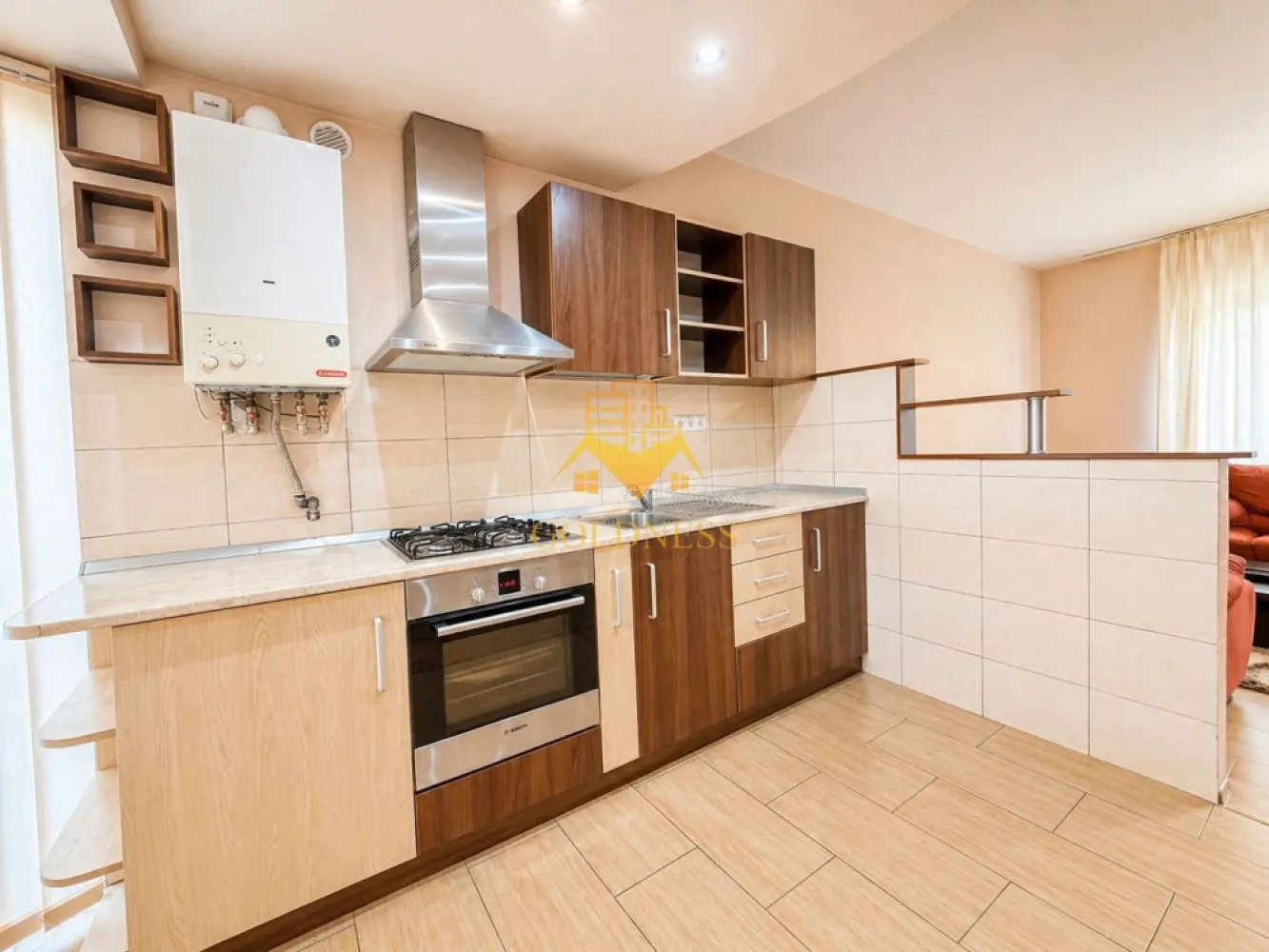 3 camere open space, Parcare, Cartierul Borhanci, Pet Friendly, Curte - GOLDNESS Imobiliare vă propune spre închiriere un apartament cu 3 camere complet mobilat și utilat, la parter într-un imobil de P+ 1, în Cartierul Borhanci. Dispune de 2 locuri de parcare! Se află în apropierea stațiilor de transport în comun, magazine, restaurante, spații verzi, farmacii, etc. Apartamentul este compartimentat astfel: - dormitor cu pat matrimonial, dressing, noptiere - dormitor cu spatiu pentru depozitare, birou - living cu bucatarie open space complet utilată și mobilată, canapea extensibilă, loc de servit masa - baie cu cada, calorifer port prosop și dulap pentru depozitare. - cameră tehnică - terasă Imobilul este dotat cu toate cele necesare- centrală proprie, frigider, aragaz, hotă, mașină de spălat haine, etc. Dacă sunteți interesați de acest apartament și doriți să îl vizionați, dar și pentru alte oferte nu ezitați să ne contactați telefonic sau prin e-mail. Vă stăm la dispoziție! Pentru intermediere se percepe un comision de 50% din prețul chiriei!