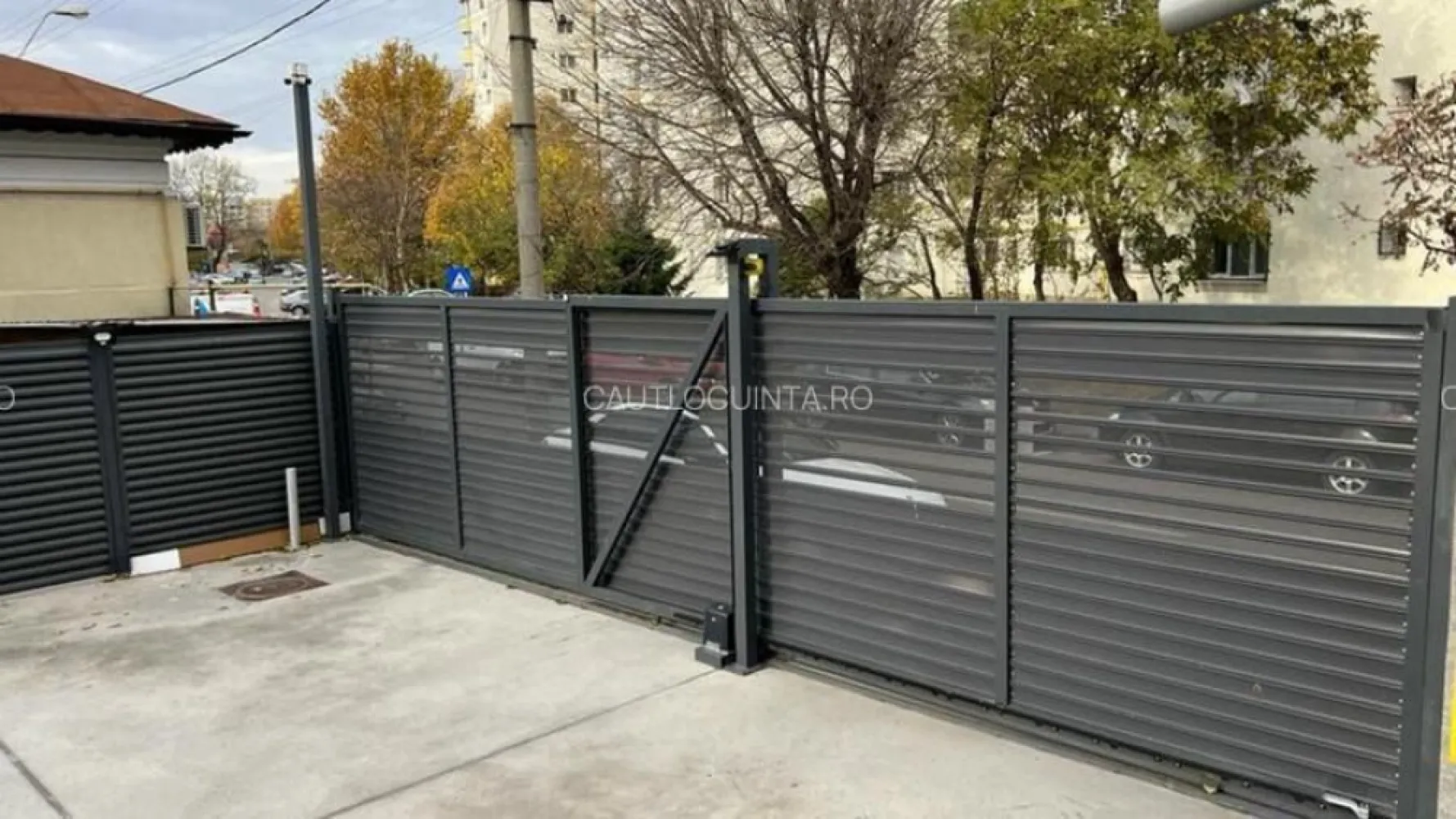 Ag BRASADAS vinde ApartHotel cu 20 apartamente Doamna Ghica. - Agenția BRASADAS vinde imobil tip P+2+M, tip Boutique, construit in anul 2023, cu 20 dw apartamente, cate 8 apartamente pe etajele 1 si 2, iar la mansarda 4 apartamente.

Parterul este destinat unui spatiu comercial, cu o suprafata de 520 mp si 3 intrari separate fata de intrarea rezidentilor, care poate fi inchiriat/vandut unor magazine comerciale pentru a oferi mai multe facilitati noilor proprietari.

LOCALIZARE :
Imobilul este situat in proximitatea Pasajului Nou - Doamna Ghica. 
Are acces rapid la multe centrele comerciale si mijloacele de transport si intr-o zona ce bifeaza majoritatea intereselor dvs. si este amplasat intre 2 case cu destinatie rezidentiala. 
Zona linistita.

CARACTERISTICI :
- Imobil NOU, exclusivist.
- Complet finisat si utilat, rulouri exterioare.
- Bloc izolat termic. 
- Podele din gresie, parchet. 
- Iluminat exterior cladire.
- Acces privat si supraveghere video.
- Imobil spatios si distributie foarte buna a apartamentelor
- Pret de achizitie foarte bun, sub pretul pietei si nu se aplica TVA, ce reprezinta o oportunitate investitie si un randament ridicat pentru segmentul de inchiriere si cel de property management.
- Acces la documentatia de constructie a imobilului pentru a evidentia progresul constructiei pe fiecare faza a acesteia.

Structura rezistenta: beton
Nr grupuri sanitare: 20
Suprafata construita: 2067 mp

Utilitati 
- Sistem incalzire : Centrala proprie, Calorifere
- Climatizare : Aer conditionat
- Utilitati generale : Curent, Apa, Canalizare, Gaz.
- Contorizare : Apometre, Contor gaz, Contor Curent. 

Pentru mai multe oferte accesați www.brasadas.com.