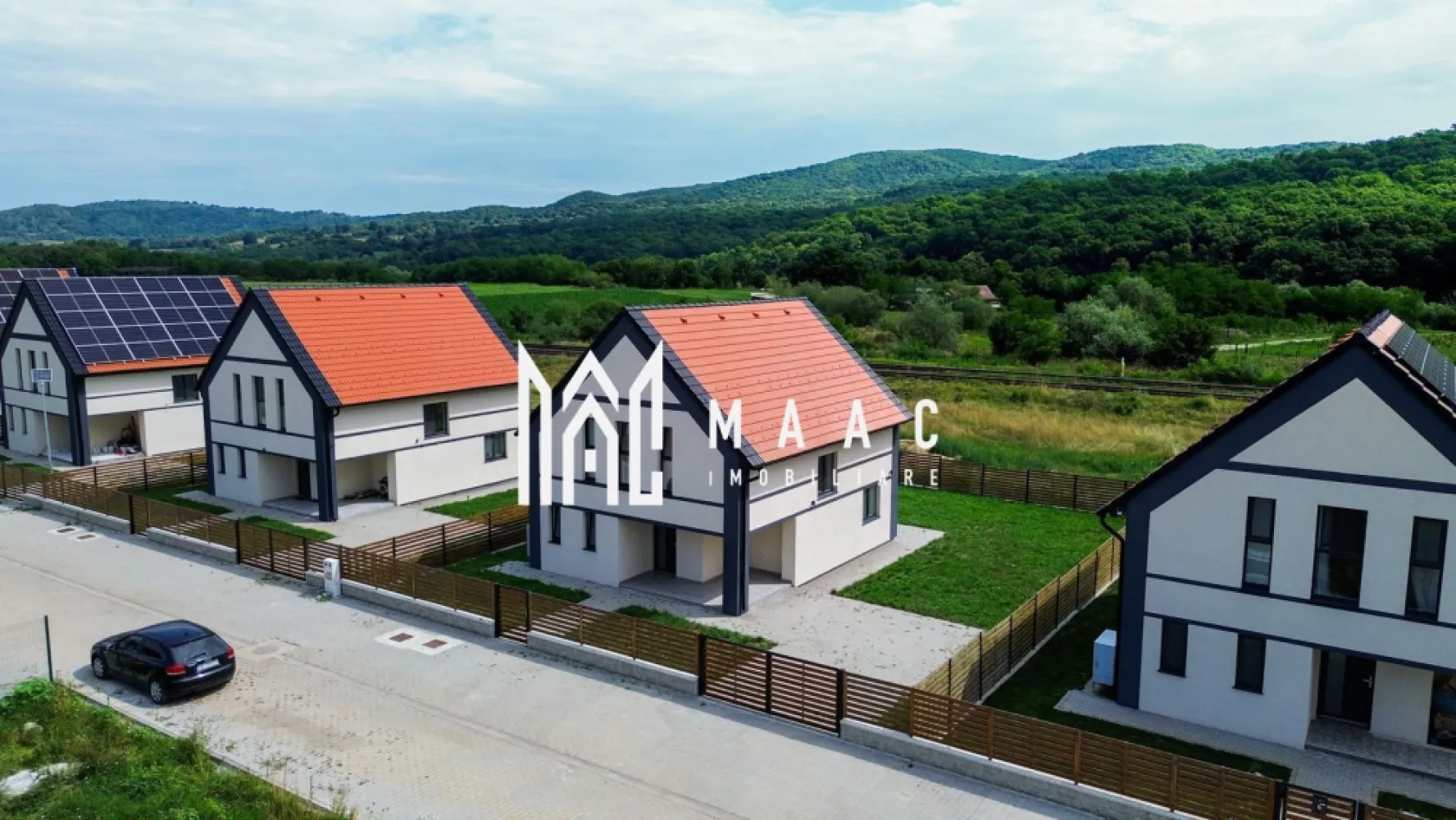 Casă individuală 4 camere | 120 mp utili | Teren 470 mp | Pompă de căldură - MAAC Imobiliare vă propune spre vânzare o casă individuală cu 4 camere, amplasată într-o zonă liniștită din Tălmaciu, ideală pentru cei care își doresc confort, intimitate și eficiență energetică. Construcție nouă, compartimentare modernă, teren generos de 470 mp și încălzire prin pompă de căldură – totul pregătit pentru o mutare imediată. Se oferă atât în variantă la gri, cât și la cheie, în funcție de preferințe. Predare la gri: 178.000 EUR Predare la cheie la cerere Locație: Tălmaciu, județul Sibiu Suprafață utilă: 119,95 mp Teren: 470 mp Regim înălțime: Parter + Etaj Compartimentare: Decomandată Disponibilitate: Imediată Compartimentare: Parter: Living – 27 mp Bucătărie închisă – 7,8 mp Hol + casa scării – 10,7 mp Hol secundar – 3,55 mp Baie – 2,7 mp Spațiu tehnic – 5,2 mp Etaj: Dormitor matrimonial – 16,3 mp + baie proprie – 4 mp Dormitor – 15,45 mp Dormitor – 14,1 mp Baie – 4,8 mp Dressing – 2 mp Hol – 4,8 mp Dotări și specificații tehnice: Casă individuală – construcție nouă, necuplată Toate utilitățile disponibile, cu excepția gazului Încălzire prin pompă de căldură – eficiență energetică ridicată Finisaje moderne (pentru varianta la cheie) Curte generoasă cu acces auto și potențial de amenajare (terasă, grădină, spațiu joacă etc.) Acces facil către Sibiu – ideală pentru locuit permanent sau casă de vacanță Avantaje: 3 dormitoare, 3 băi – spațiu ideal pentru o familie Compartimentare practică și echilibrată Casă pregătită pentru viitor – fără gaz, cu tehnologie modernă de încălzire Teren mare – intimitate și confort Se vinde la gri sau la cheie, în funcție de buget și preferințe Predare imediată – fără timpi de așteptare Contactează echipa MAAC Imobiliare pentru mai multe informații sau pentru o vizionare si specifica CP2653101. }}