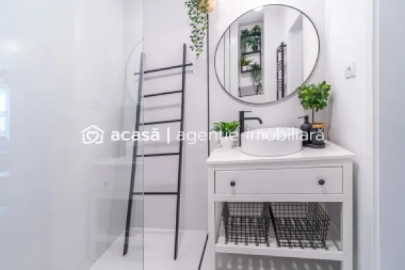 VÂNDUT! Apartament amenajat complet.