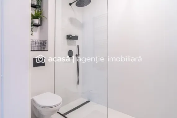 VÂNDUT! Apartament amenajat complet.