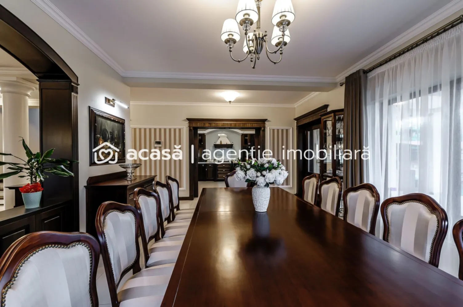 PRET NOU!!! Vilă de Lux în Grădiște - Agenția AcasăArad vă prezintă spre vânzare o casă nouă, frumoasă cu finisaje de excepție și mobilată elegant.
Acest imobil se recomandă clienților pretențioși care caută calitatea finisajelor în combinație cu designul arhitectural elegant și o oază de liniște și relaxare.
Vila este finalizată în 2018, are o suprafață utilă de 430 mp și suprafața totală 750 mp și este compusă din: demisol, parter și etaj. 
Demisol - garaj,hol,cameră tehnică, cămară de alimente, spațiu de depozitare și o bucătărie
Parter - birou, living spațios cu loc de luat masa, bucătărie și baie
Etaj - dormitor matrimonial cu baie și balcon, două dormitoare, baie și dressing
Clasa energetica A
Centrală termică pe gaz și lemne
Incălzire în calorifere
Izolație termică 10 cm
Utilități standard
Această proprietate vă oferă avantajele proximității de centru cu libertatea de a avea un spațiu personal generos , frumos amenajat și plăcut.

Dacă am reușit să vă stârnim interesul sunați acum la:

Telefon - 0742267773 - Andreea Szuchanszki Consultant imobiliar
CP1520695

Nu dispui de toată suma? Te ajutăm noi gratuit! Îți obținem oferte de la 16 bănci.

Ai o proprietate de vânzare în Arad și vrei să știi cât valorează cu adevărat?
Sună-mă pentru o evaluare gratuită, fără obligații.

Birou: ACASĂ | Agenție imobiliară Arad
Bulevardul Decebal 2, Arad 310133