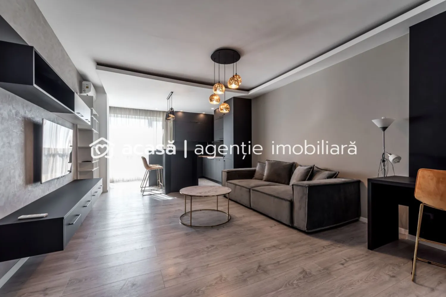 Apartament nou 2 camere Campeador City - Timișoara - Descoperă un apartament luminos și modern, situat la etajul 8 al ansamblului rezidențial Campeador-City Timișoara , un proiect de referință în zona de nord a Timișoarei. Locuința are o suprafață utilă de 53 m², compartimentată eficient și finisată cu materiale premium. Complet mobilat și utilat la cheie, cu mobilier modern și electrocasnice de top – gata de mutare imediată, fără alte investiții. Detalii apartament: 2 camere spațioase și bine organizate 1 baie complet echipată Boxă de depozitare Aer condiționat Loc de parcare propriu subteran – siguranță și funcționalitate. Finisaje premium, design modern și atenție la detalii, Apartament ideal pentru locuire sau investiție, într-o zonă cu cerere ridicată și acces facil la oraș. 📞 Contact: Lucian Marc – 0746 093 329, Consultant Imobiliar 💳 Ai nevoie de credit? Îți pot obține gratuit oferte avantajoase de la 16 bănci.