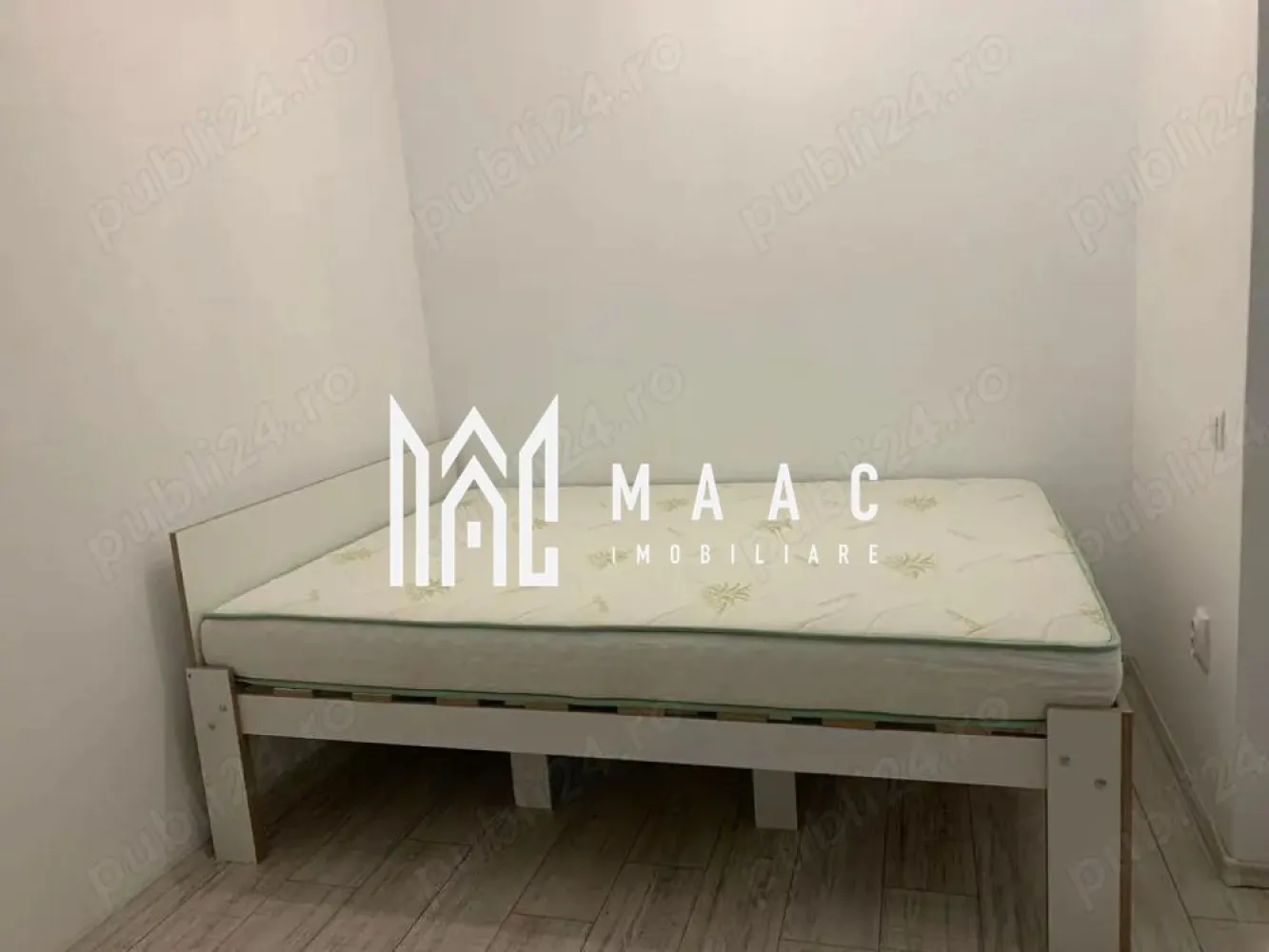 Apartament tip studio | 37 mp | Bloc nou | Ideal investiție - MAAC Imobiliare vă propune spre vânzare un apartament modern, ideal atât pentru locuit, cât și pentru investiție, situat într-un imobil nou din Sibiu.

Locuința are o suprafață de 37 mp și este compartimentată eficient, oferind posibilitatea de adaptare în funcție de nevoi.

Caracteristici principale
 • bucătărie + living decomandate
 • posibilitate de compartimentare a bucătăriei
 • situat la etajul 4 din 4
 • imobil construcție nouă

Avantaje
 • ideal pentru investiție (închiriere) sau locuință proprie
 • compartimentare flexibilă
 • bloc nou, eficient energetic

Sunt disponibile 2 apartamente situate pe același etaj, dintre care:
 • unul beneficiază de loc de parcare inclus

💰 Pentru achiziția ambelor apartamente, prețul este negociabil – oportunitate excelentă pentru investitori.

📞 Pentru mai multe detalii sau pentru programarea unei vizionări, vă rugăm să ne contactați și să menționați ID-ul proprietății: CP2993833.
