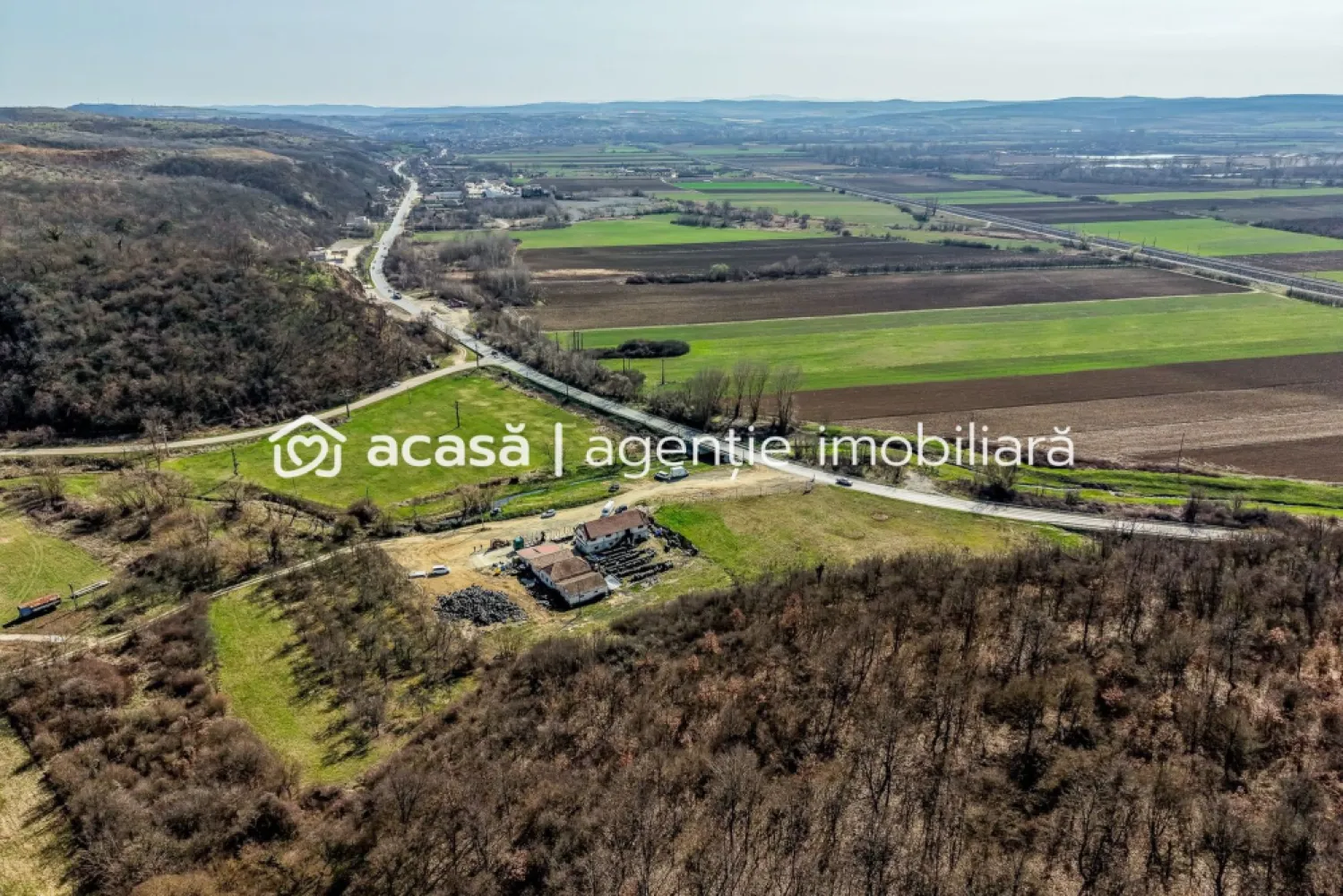 Oportunitate Investitie! Proprietate comerciala/industriala în Paulis - Îți prezentăm o oportunitate excelentă pentru dezvoltarea unei afaceri!
Comision 0% la cumpărător.
Atenție, prețul este fără TVA.
📍 Detalii Proprietate:

Suprafață Teren: 12732 mp intravilan
Clădiri: 450 mp
Locație: Paulis, cu acces direct din DN7, la intersecția cu Valea Cladovei.
Această proprietate oferă un potențial imens pentru diverse tipuri de afaceri, datorită amplasării strategice și a dimensiunii generoase.

💼 Utilizări Posibile:

Spații comerciale
Centre logistice
Proiecte industriale
Nu rata ocazia de a investi într-o zonă cu un potențial de dezvoltare ridicat! Contactează-ne pentru mai multe informații și pentru a programa o vizionare la 0724 694 458 Dorel Vereș consultant imobiliar,✨ Agentia Imobiliară ACASĂ - Împreună construim viitorul! ✨
Nu dispui de toată suma? Te ajutăm noi gratuit! Îți obținem oferte de la 16 bănci.

Ai o proprietate de vânzare în Arad și vrei să știi cât valorează cu adevărat?

Sună-mă pentru o evaluare gratuită, fără obligații.

Birou: ACASĂ | Agenție imobiliară Arad