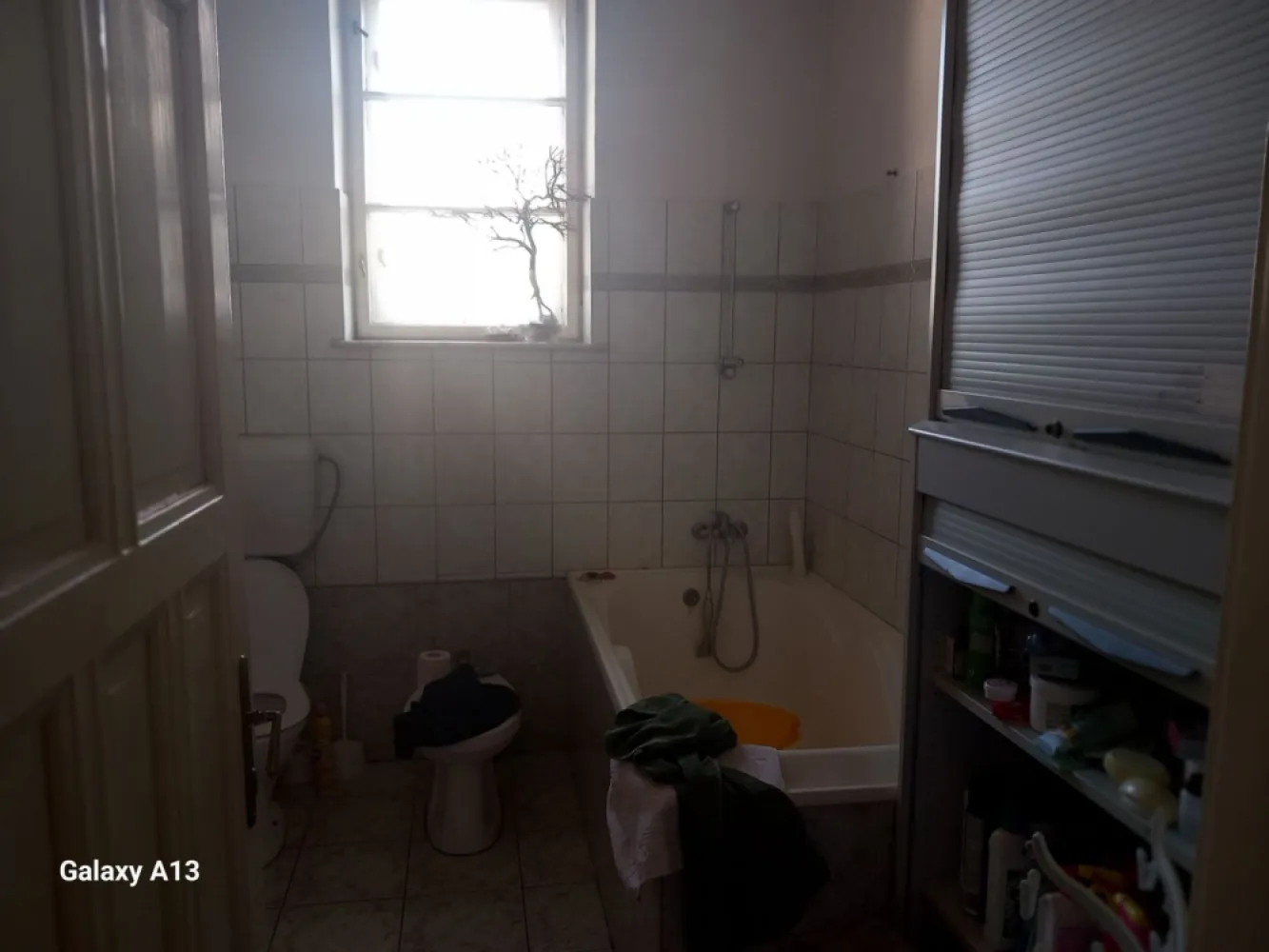 Ag BRASADAS vinde casa 4 camere cu teren 8 ari in zona CENTRALA. - Agenția BRASADAS vinde casa 4 cam teren 9 ari în zona CENTRALA.