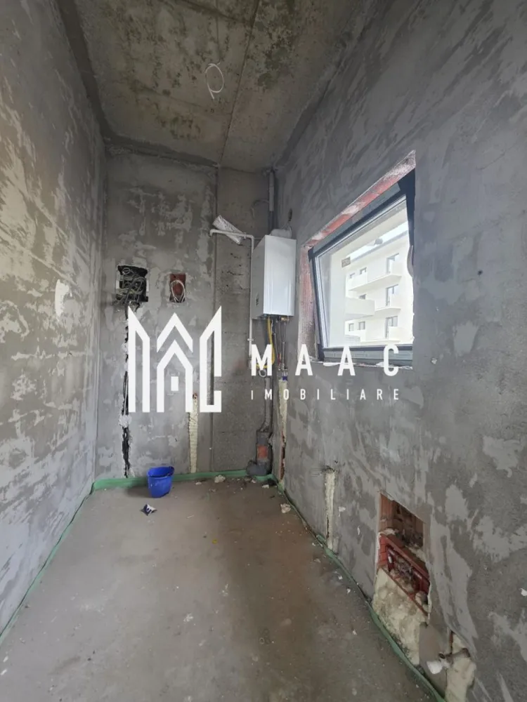 Spatiu Comercial I Open Space I 620mpu I Doamna Stanca - MAAC Imobiliare va prezinta un spatiu comercial de inchiriat, disponibil imediat, situat la parterul unui bloc P+3E, zona Doamna Stanca. Pozitionat strategic, aproape de Shopping City Sibiu, Dedeman, Mega Image, Lidl, Kaufland si alte centre comerciale, spatiul ofera o vizibilitate excelenta si acces facil la un trafic intens. Disponibilitate flexibila: Spatiul poate fi inchiriat integral sau pe unitati de cate 100 mp, cu posibilitatea de compartimentare Dotari: Sticla Planistar Sun (+15% mai multa lumina) 6 x centrale termice in condensatie marca BOSCH Incalzire cu calorifere Tamplaria cu un profil PVC de 82 Salamander Geamuri termopan cu 7 camere si 3 foi de sticla 6 x spatii sanitare Instalatii electrice complete (tablouri generale individuale, sigurante pentru consumatorii de putere, doze, dulii, prize si intrerupatoare montate marca Schneider) Eficienta energetica clasa A+++ Facilitati: Expunere de 61 ml la str. Doamna Stanca si cate 12 ml pe strazile laterale Inaltime 3m 18 locuri de parcare private Acces aprovizionare marfa Cladire NOUA an 2025 Compartimentare Open Space Sistem automat pentru irigatii peisagistice exterioare Se preda la alb, pregatit pentru personalizare dupa preferinte si specificul activitatii desfasurate Pret: 100 mp -> 17 eur/mp + TVA 300 mp -> 16 eur/mp + TVA 620 mp -> 15 eur/mp + TVA Pentru mai multe detalii sau vizionari mentionati ID:CP2645314 }}