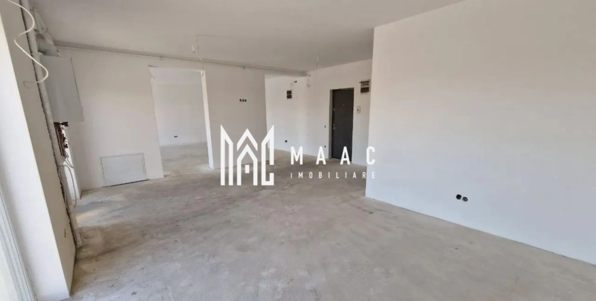 Spatiu Comercial I Parcare I 4 Vitrine I Doamna Stanca - MAAC Imobiliare va prezinta un spatiu comercial de inchiriat, disponibil imediat, situat la parterul unui bloc P+3E, zona Doamna Stanca. Facilitati: 4 vitrine mari la strada Expunere de 12 ml la str. Doamna Stanca 2 locuri de parcare private Acces aprovizionare marfa Cladire NOUA ( 2024 ) Se poate imparti in 2 incaperi sau poate ramane Open Space Sistem automat pentru irigatii peisagistice exterioare Se preda la alb, pregatit pentru personalizare dupa preferinte si specificul activitatii desfasurate Dotari: Centrala termica in condensatie marca BOSCH Incalzire in pardoseala din teava multistrat Tamplaria cu un profil PVC de 82 Salamander Geamuri termopan cu 7 camere si 3 foi de sticla Spatiu sanitar Usi exterioare cu amortizoare cu brat blocabil Usa metalica de acces prin spate, placata cu panou MDF Instalatii electrice cu tablou general individual si sigurante pentru consumatorii de putere, doze, dulii, prize si intrerupatoare montate marca Schneider Eficienta energetica clasa A+++ Pozitionat strategic, aproape de Shopping City Sibiu, Dedeman, Mega Image, Lidl, Kaufland si alte centre comerciale, spatiul ofera o vizibilitate excelenta si acces facil la un trafic intens. Pentru mai multe detalii sau vizionari mentionati ID: CP2645203 }}